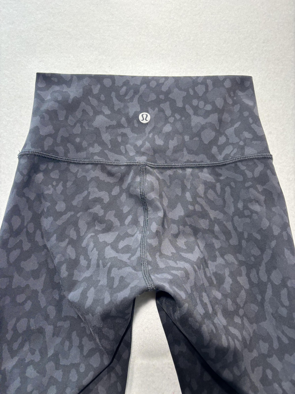 Lululemon Leggings Womens 4 Black Camo High Rise Cropped 23" Inseam Yoga Stretch