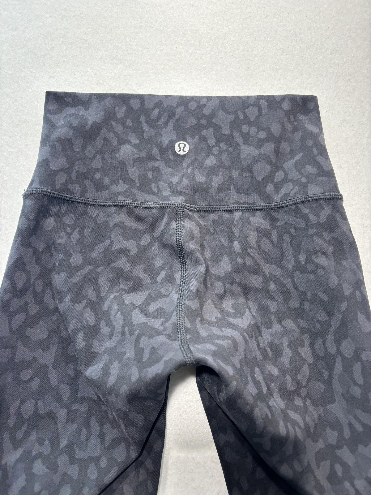 Lululemon Leggings Womens 4 Black Camo High Rise Cropped 23" Inseam Yoga Stretch