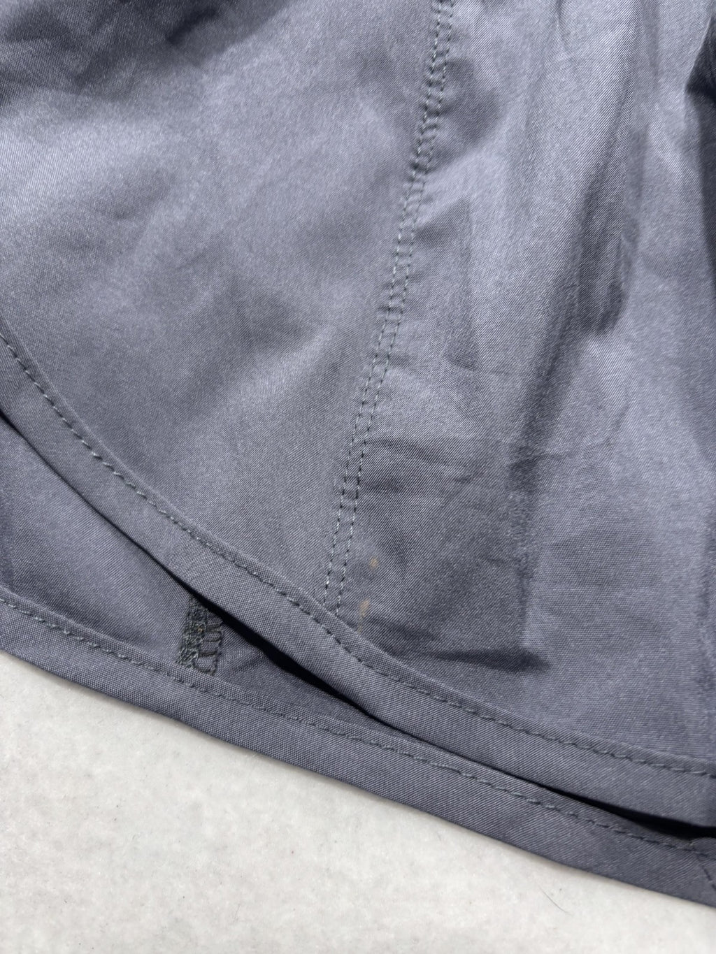 Lululemon Running Shorts Womens 6 Gray High Rise 2.5" Inseam Zip Pocket Athletic