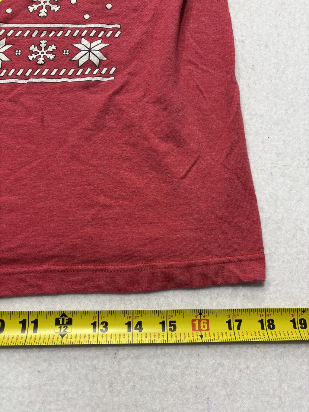 Pokemon Shirt Mens Small Red Pikachu Christmas Santa Hat Snowflake Graphic Tee