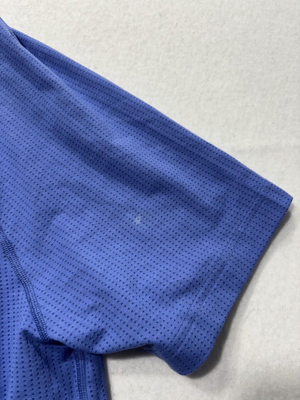 Outdoor Voices ThinkFast Shirt Mens XS Blue Mesh Short Sleeve Running Athletic