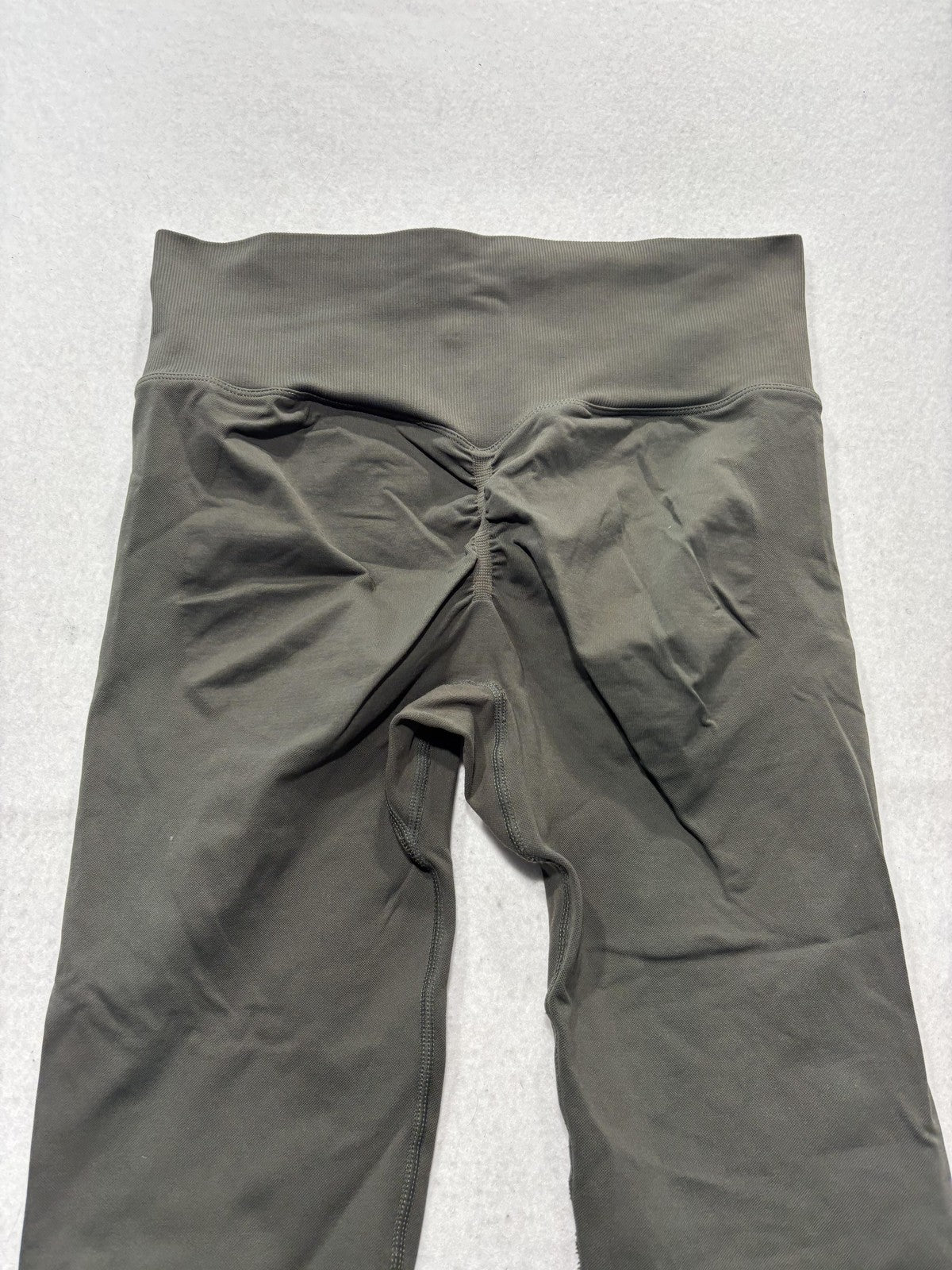 Halara Leggings Womens Medium Green High Rise 23 Inseam Ruched Back Athletic