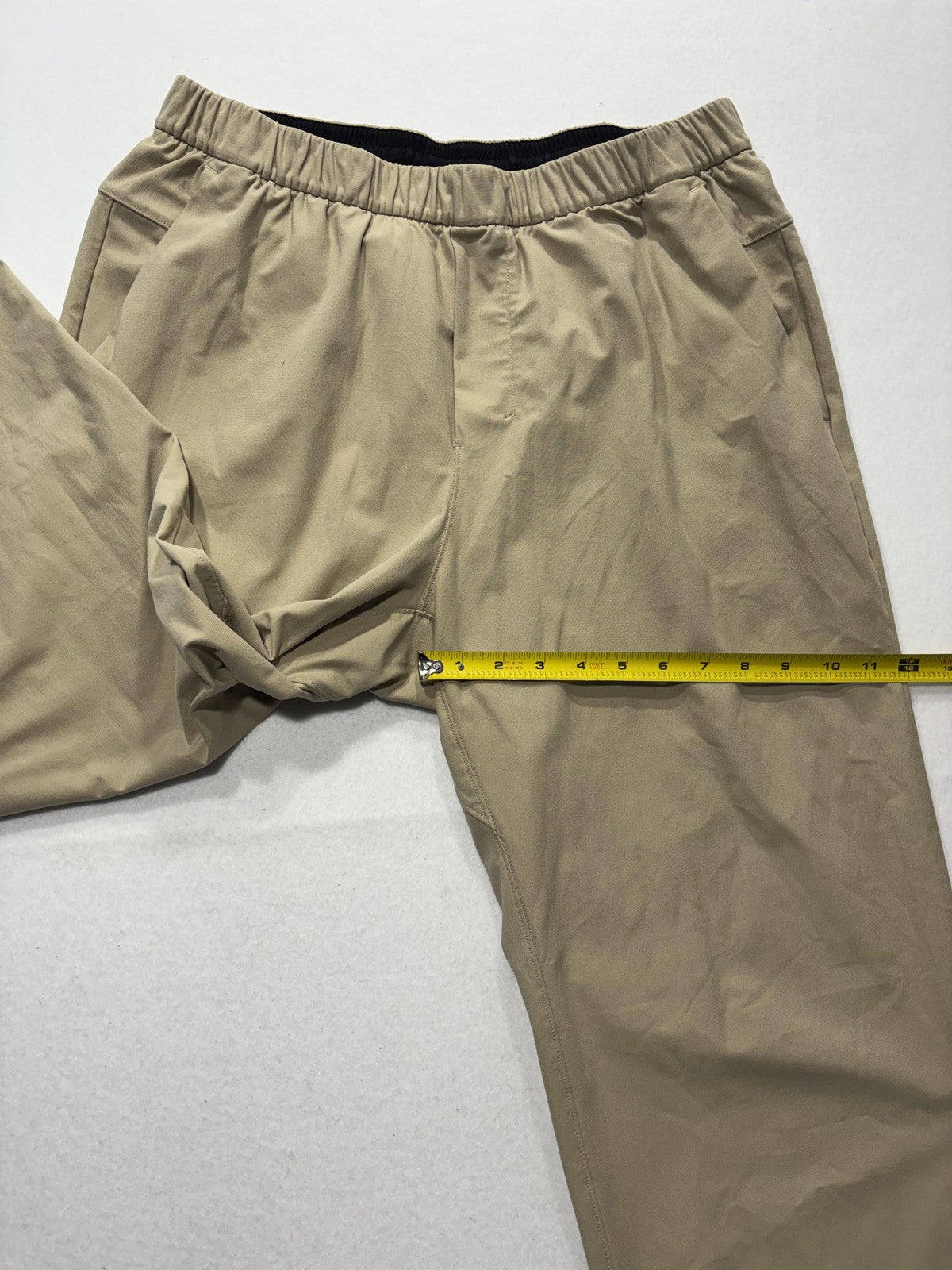 Lululemon Khaki Pants Mens Large Beige Elastic Waist Straight Leg Stretch Casual
