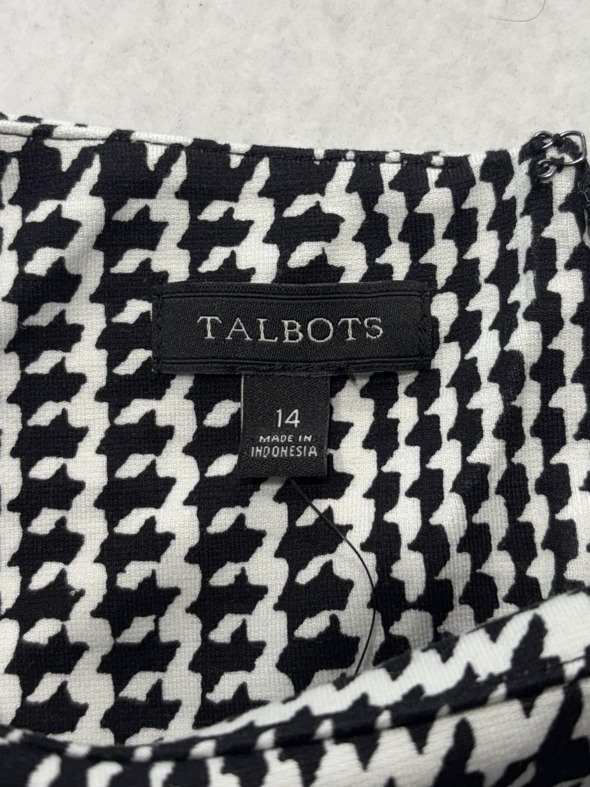 Talbots Dress Womens 14 Black Houndstooth Boat Neck 3/4 Bell Sleeve Sheath Knit