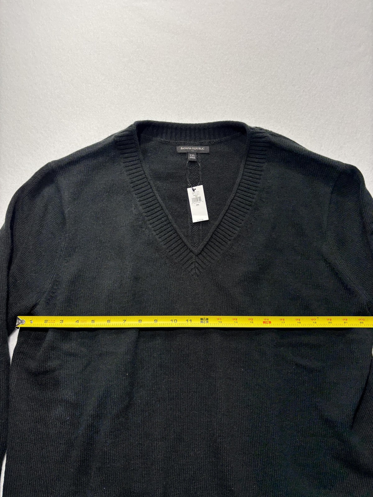 Banana Republic Sweater Mens 2XL Gray V Neck Lightweight Knit Pullover Casual