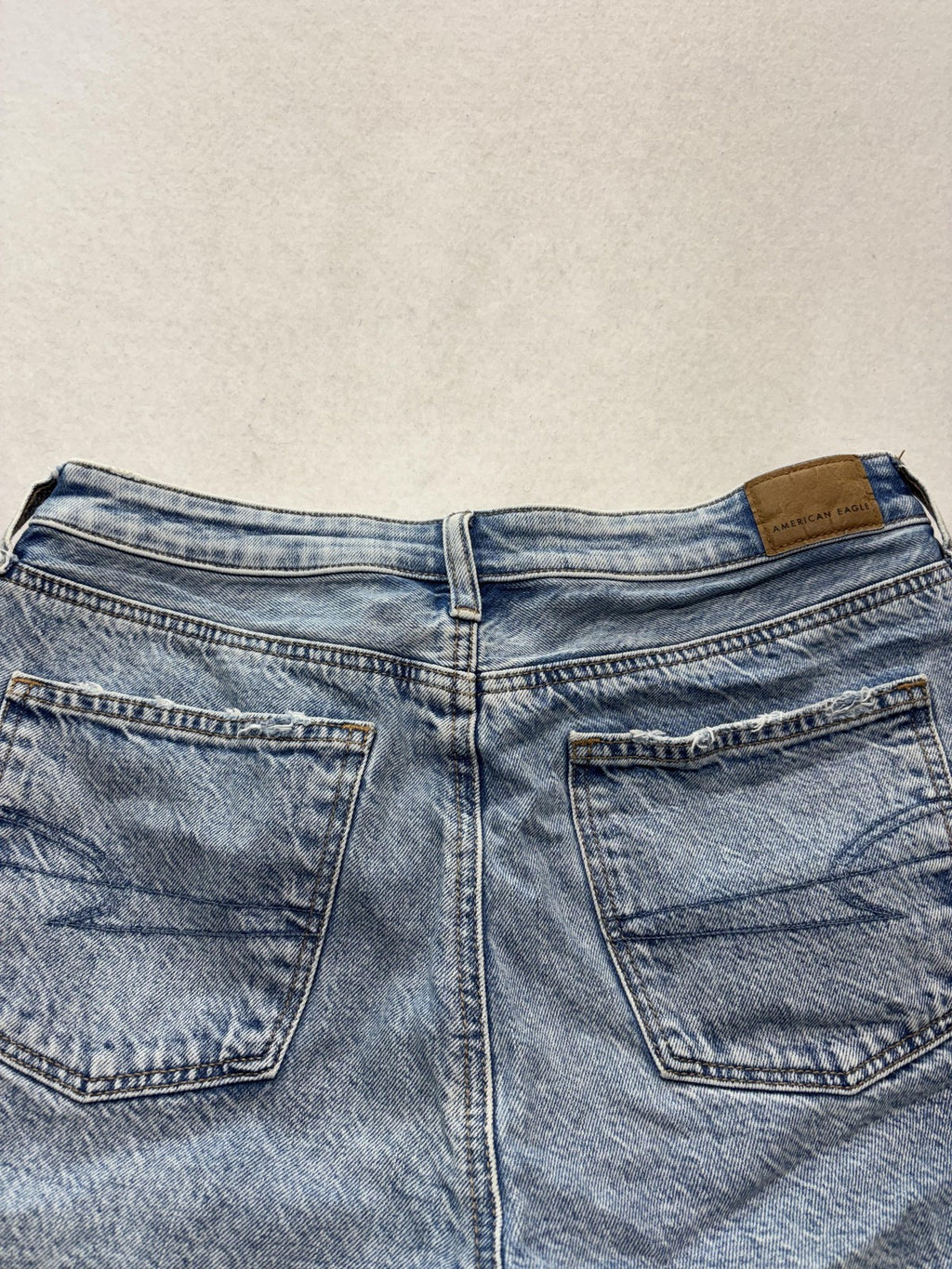 American Eagle Womens 8 Blue Denim Cut Off Raw Hem Shorts AEM120605U9A
