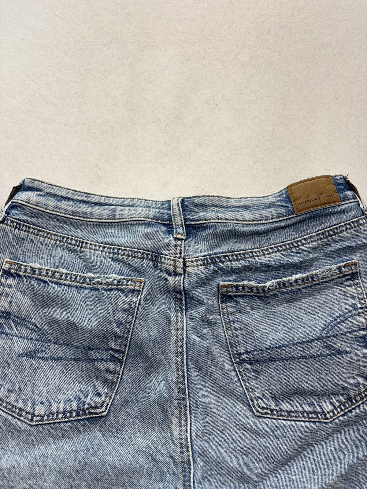 American Eagle Womens 8 Blue Denim Cut Off Raw Hem Shorts AEM120605U9A