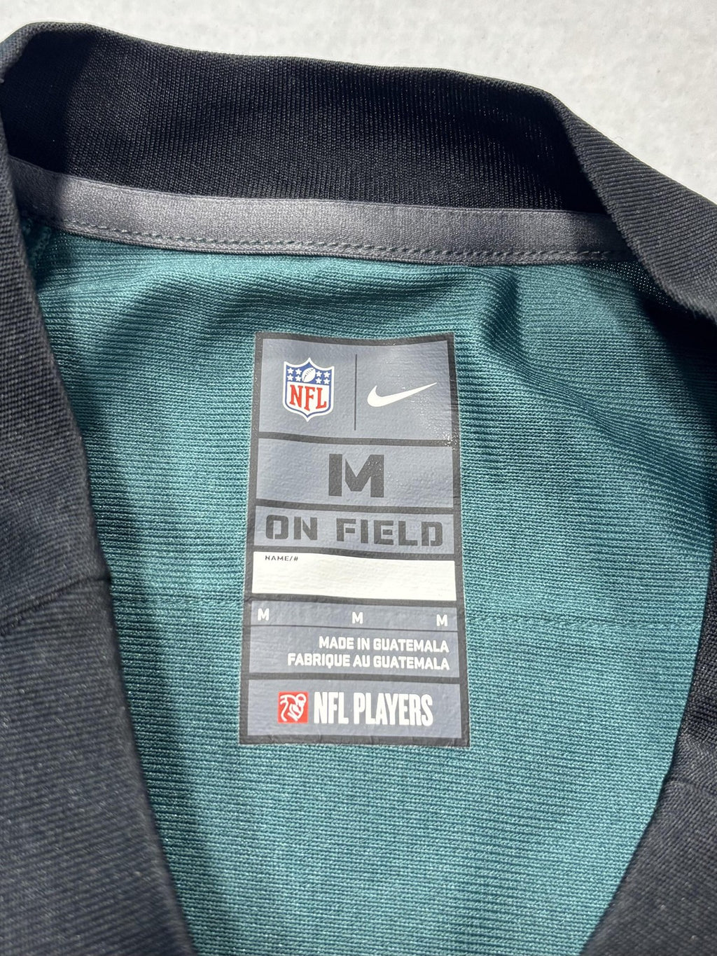 Philadelphia Eagles Jersey Mens Medium Green NFL Football Nike Carson Wentz 11