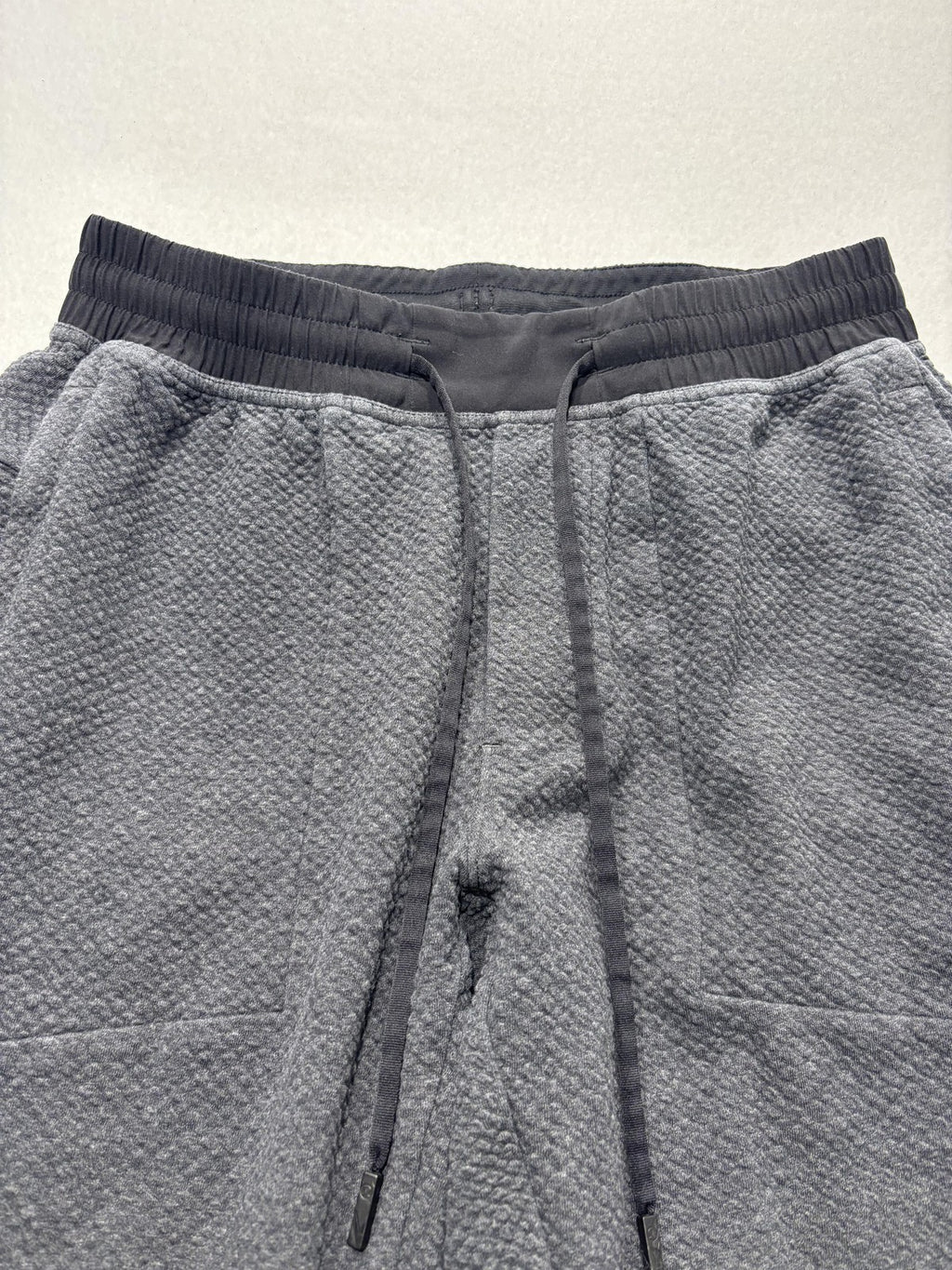Lululemon Jogger Pants Mens 32 Gray Textured Knit Elastic Waist Pockets Lounge