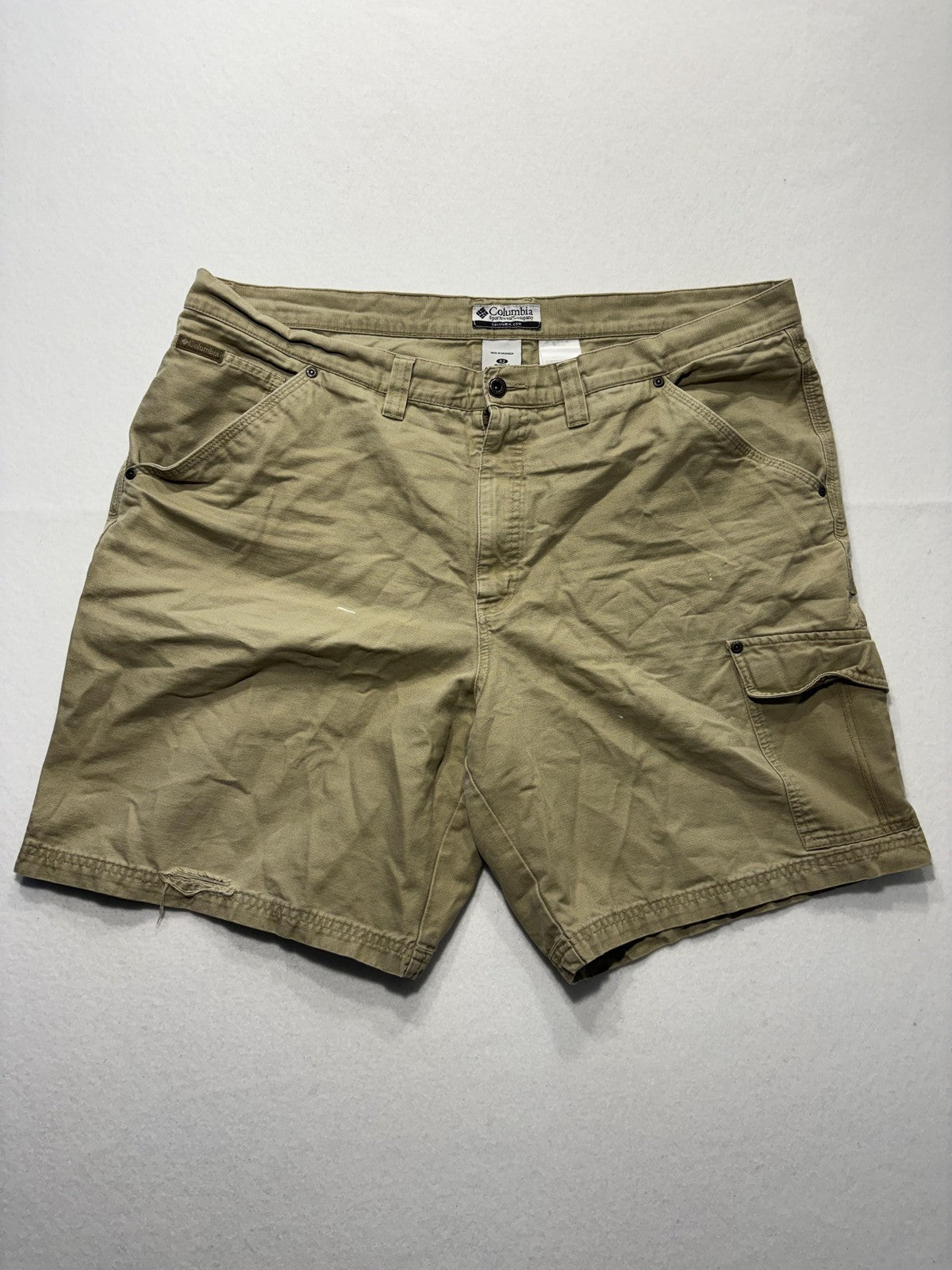 Columbia Cargo Shorts Mens 42 Beige 9" Inseam Canvas Relaxed Fit Hiking Outdoor