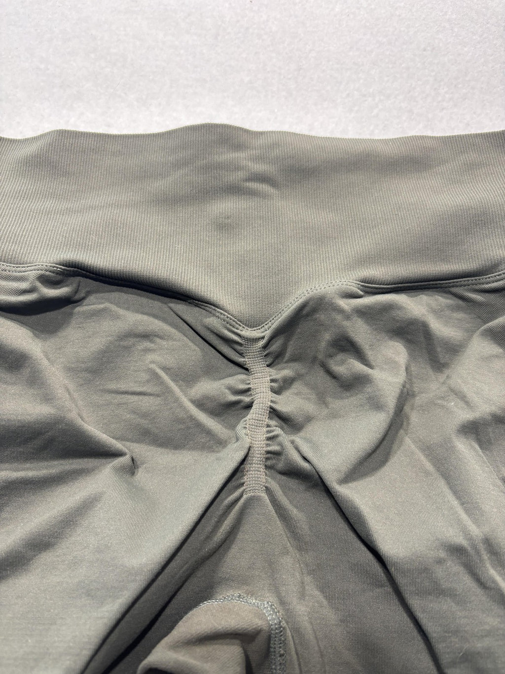 Halara Leggings Womens Medium Green High Rise 23 Inseam Ruched Back Athletic