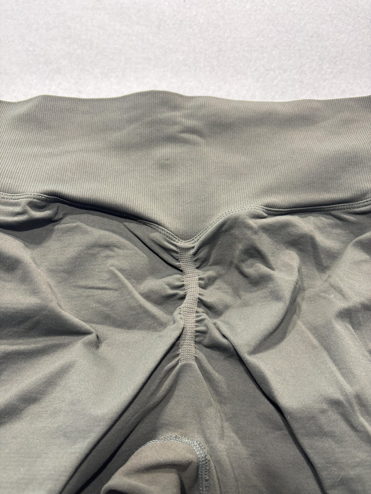 Halara Leggings Womens Medium Green High Rise 23 Inseam Ruched Back Athletic