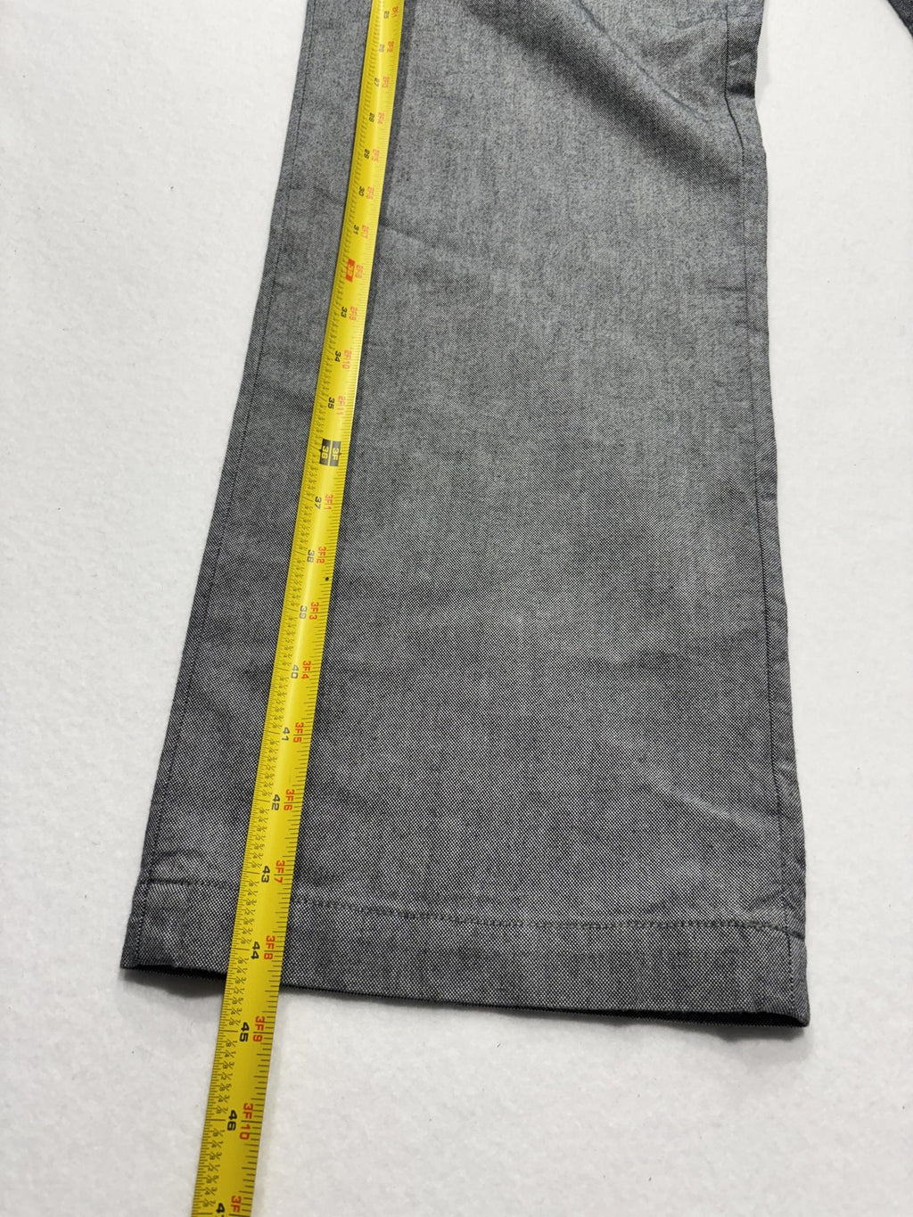 Banana Republic Chino Pants Mens 36x34 Gray Straight Fit Chambray Casual Work