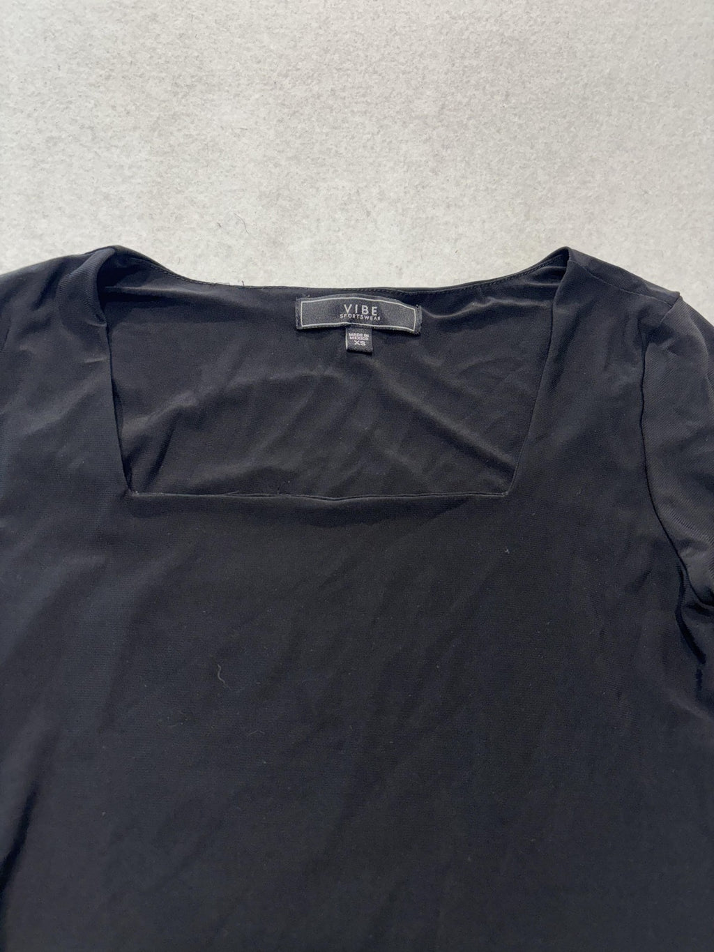 Vibe Sportswear Shirt Womens XS Black Square Neck Short Sleeve Tee Basic Stretch