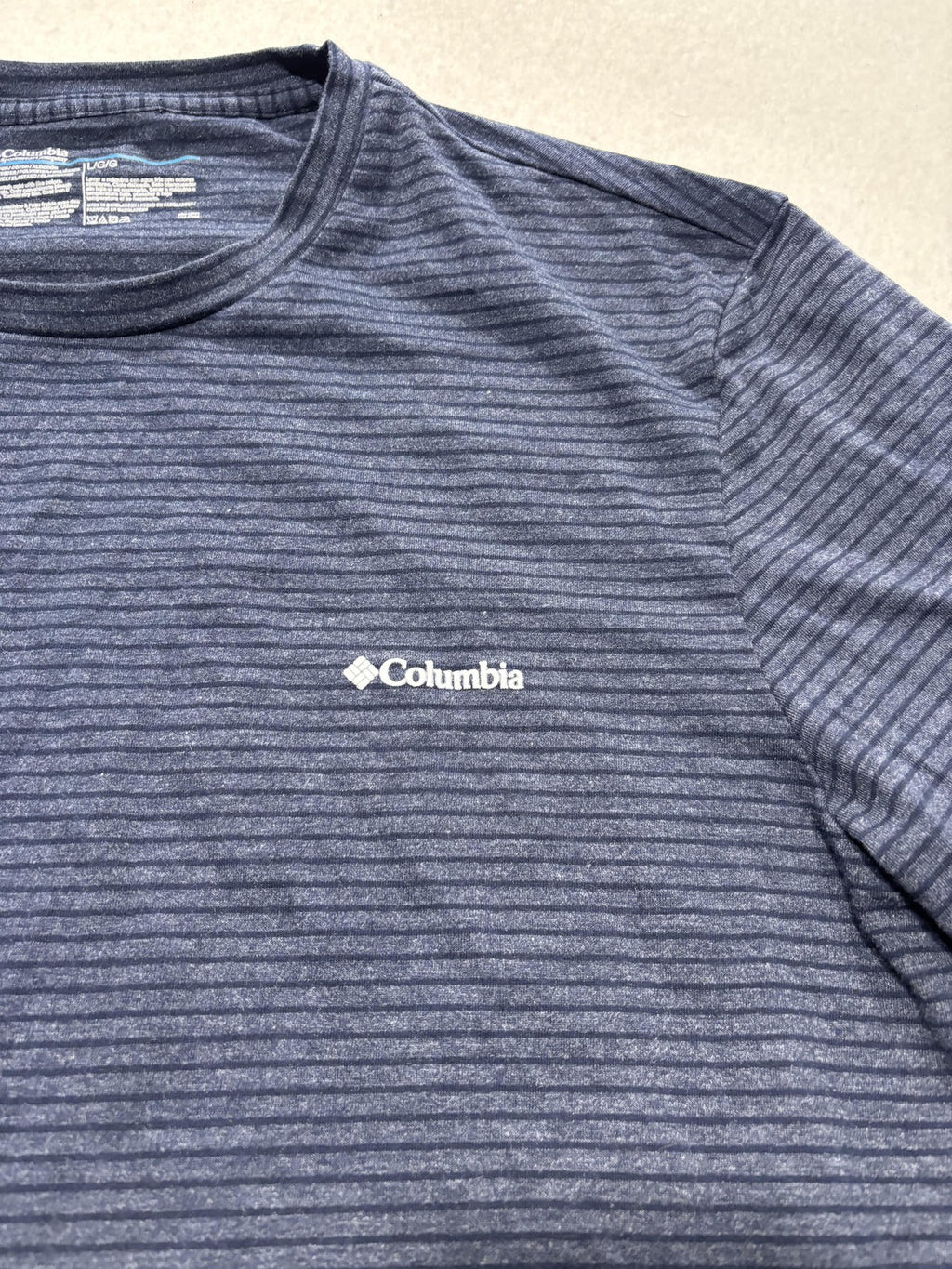 Columbia Shirt Mens Large Blue Striped Crew Neck Short Sleeve Logo Tee Casual