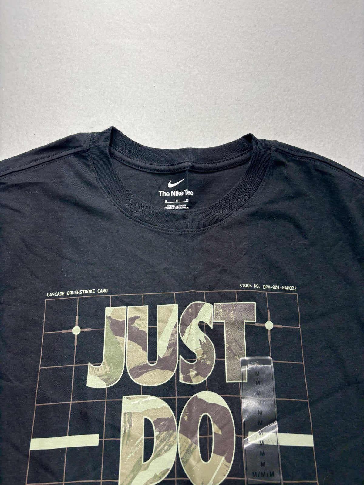 Nike Shirt Mens Medium Black Just Do It Camo Graphic Short Sleeve Tee Sports
