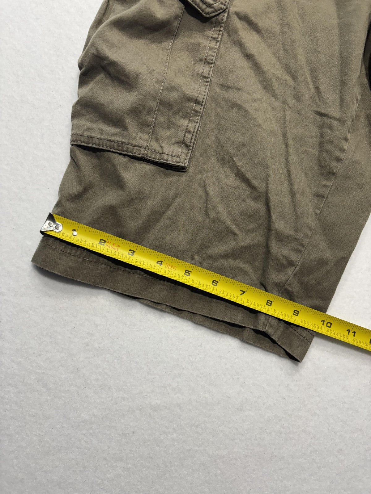 Columbia Cargo Shorts Mens 30 Green Canvas Relaxed Fit Zip Pocket Hiking Outdoor
