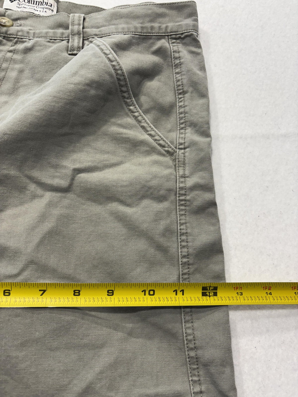 Vintage Columbia Shorts Womens 12 Green Twill Chino 6 Inseam Hiking Casual