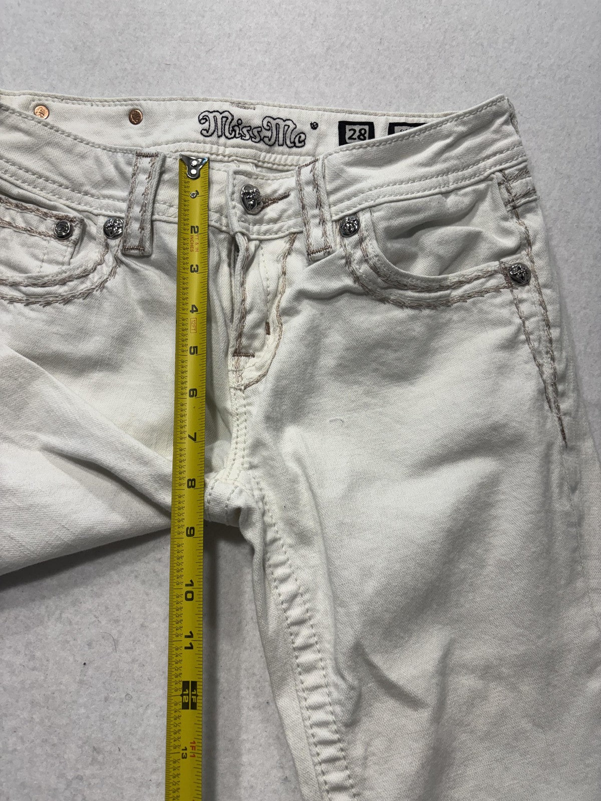 Miss Me Jeans Womens 28 White Mid Rise Signature Capri Embellished Stretch