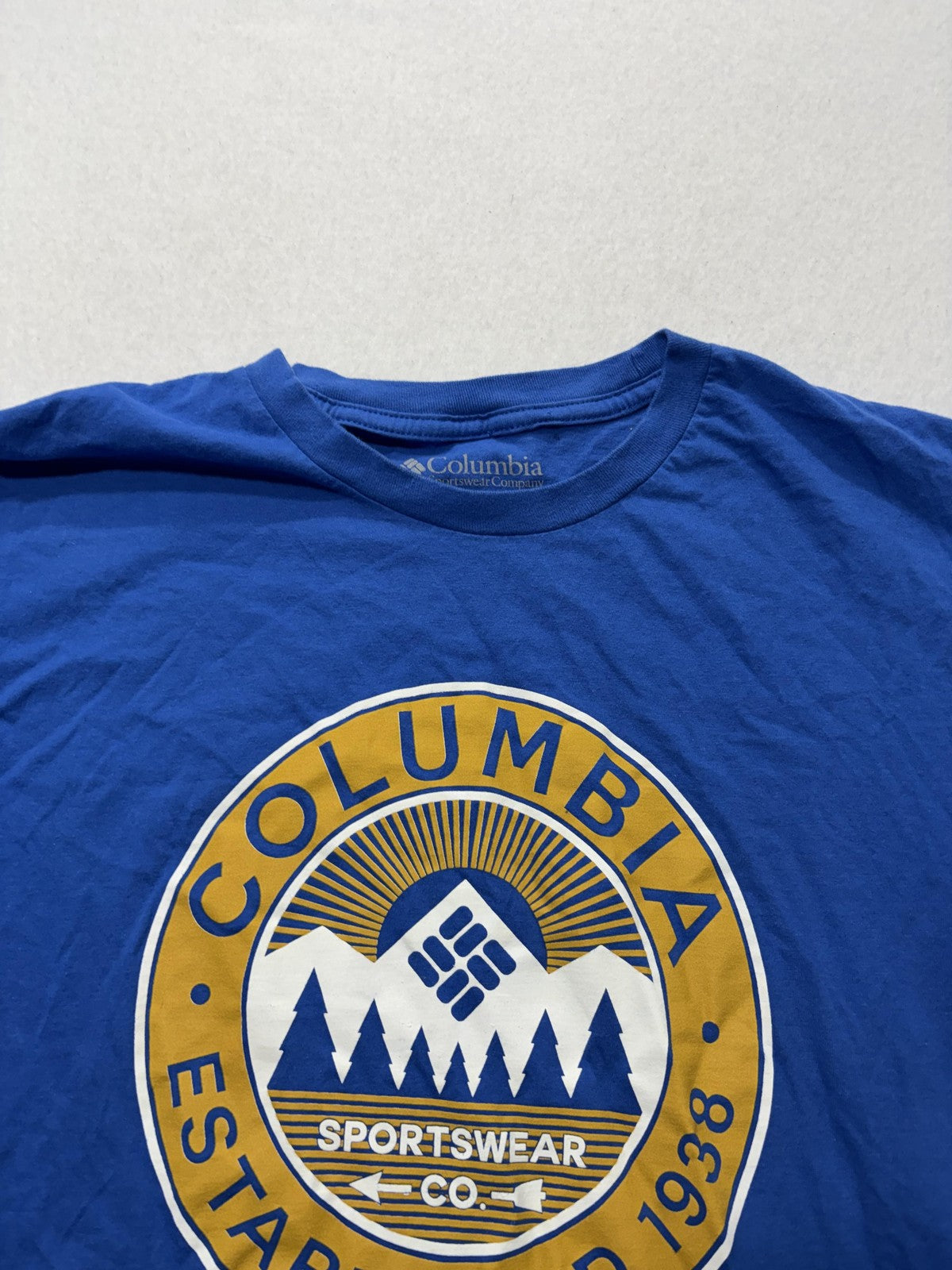 Columbia Shirt Mens Medium Blue Established 1938 Graphic Tee Short Sleeve