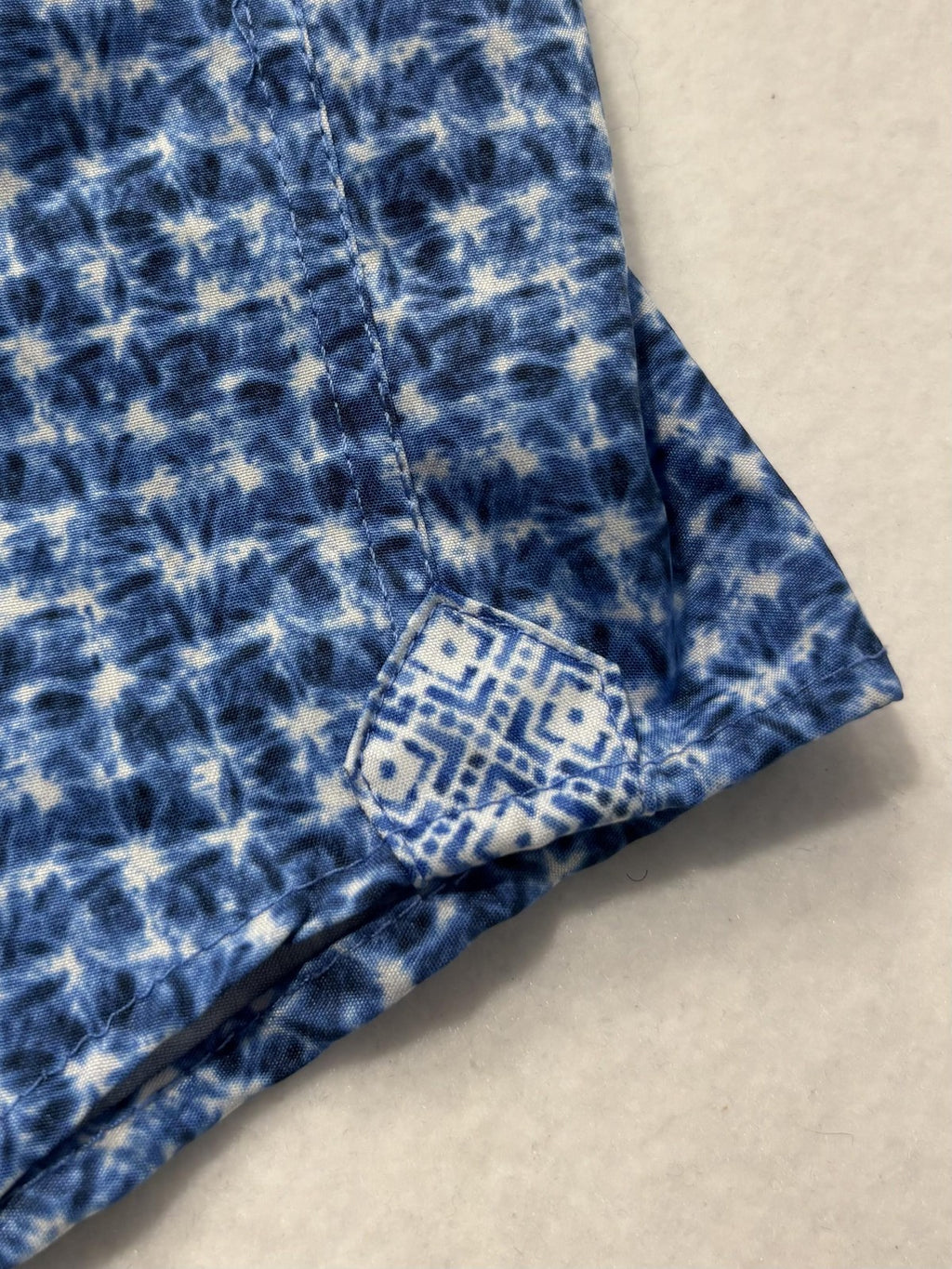 Tallia Sport Shirt Mens XL Blue Geometric Long Sleeve Button Up Stretch Casual