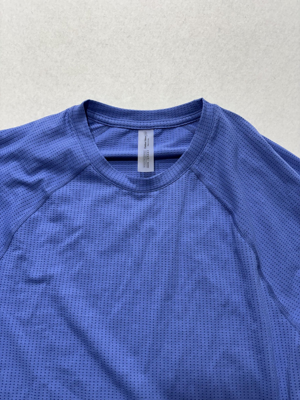 Outdoor Voices ThinkFast Shirt Mens XS Blue Mesh Short Sleeve Running Athletic