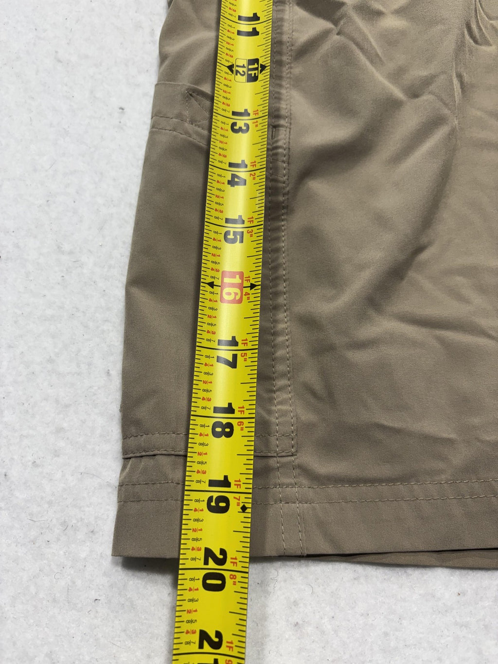 Magellan Outdoors Shorts Mens Small Brown 7" Inseam Fishing Water Repellent