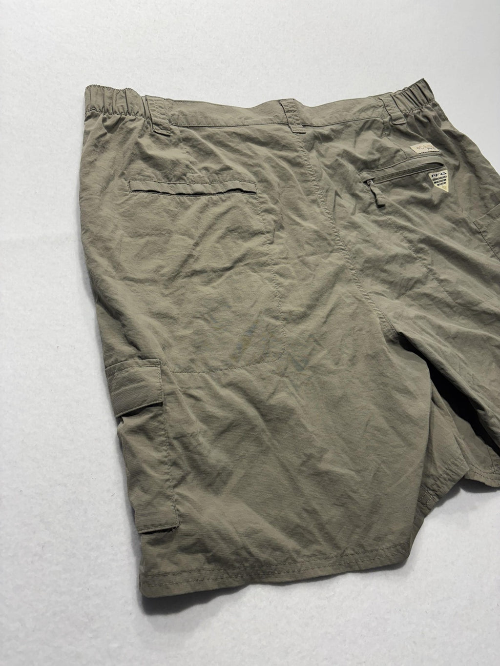 Columbia PFG Omni-Shade Shorts Mens 40 Beige Blood N Guts Fishing Quick Dry