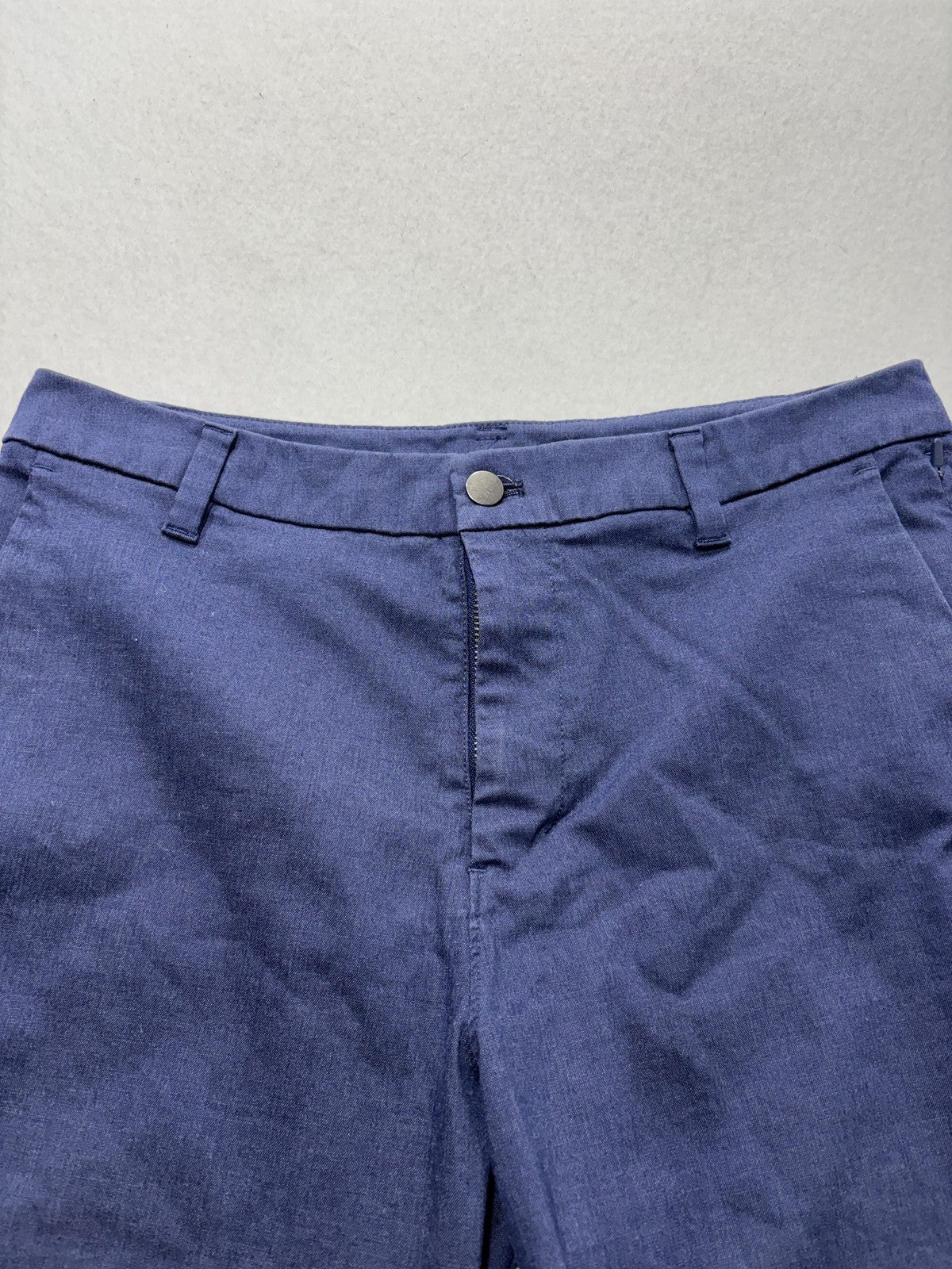 Lululemon Chino Shorts Mens 34 Blue 9" Inseam Stretch Casual Travel Outdoor