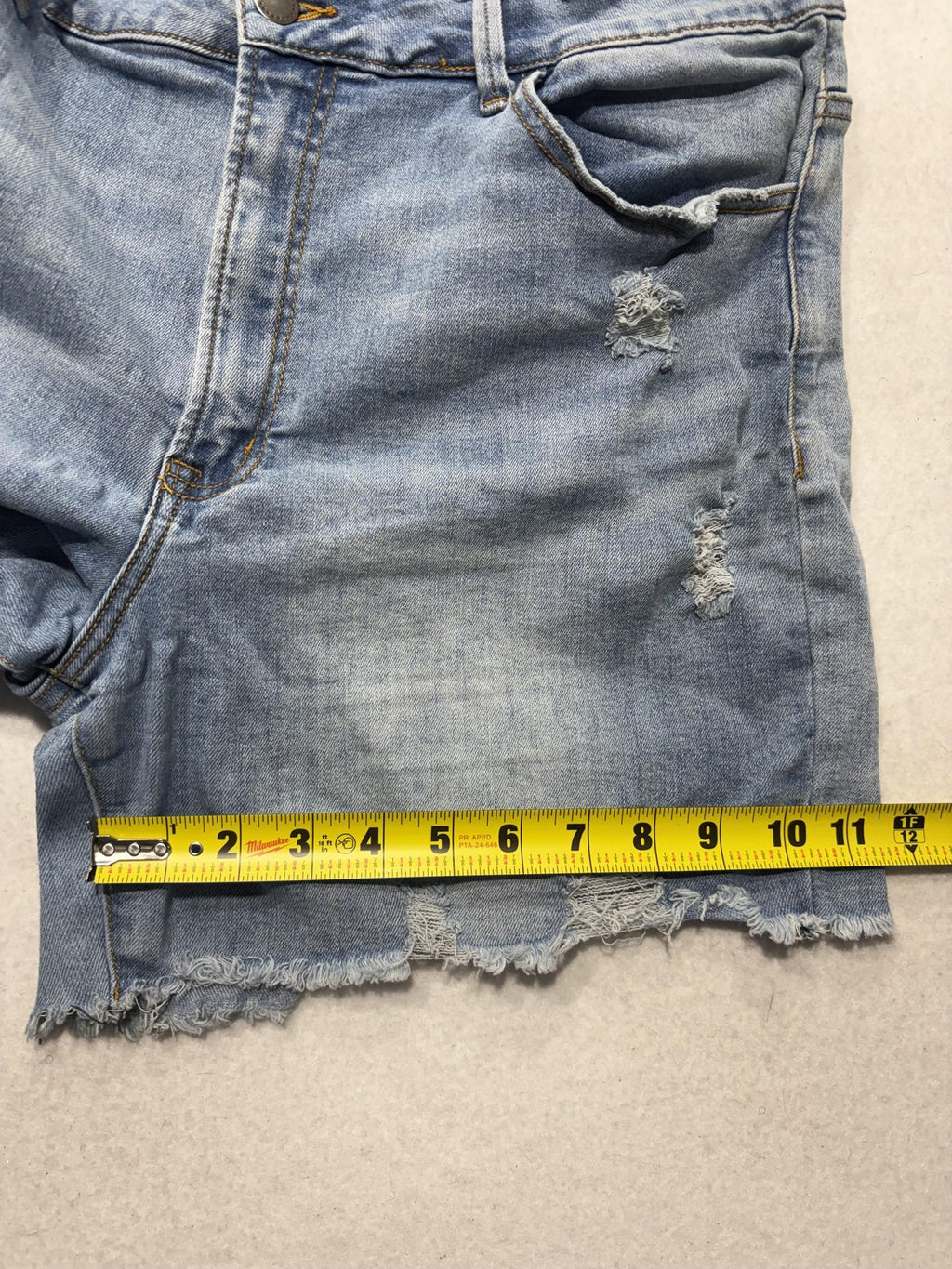Fashion Nova Shorts Womens 32 Blue Denim Distressed Cut Off Raw Hem Relaxed Fit