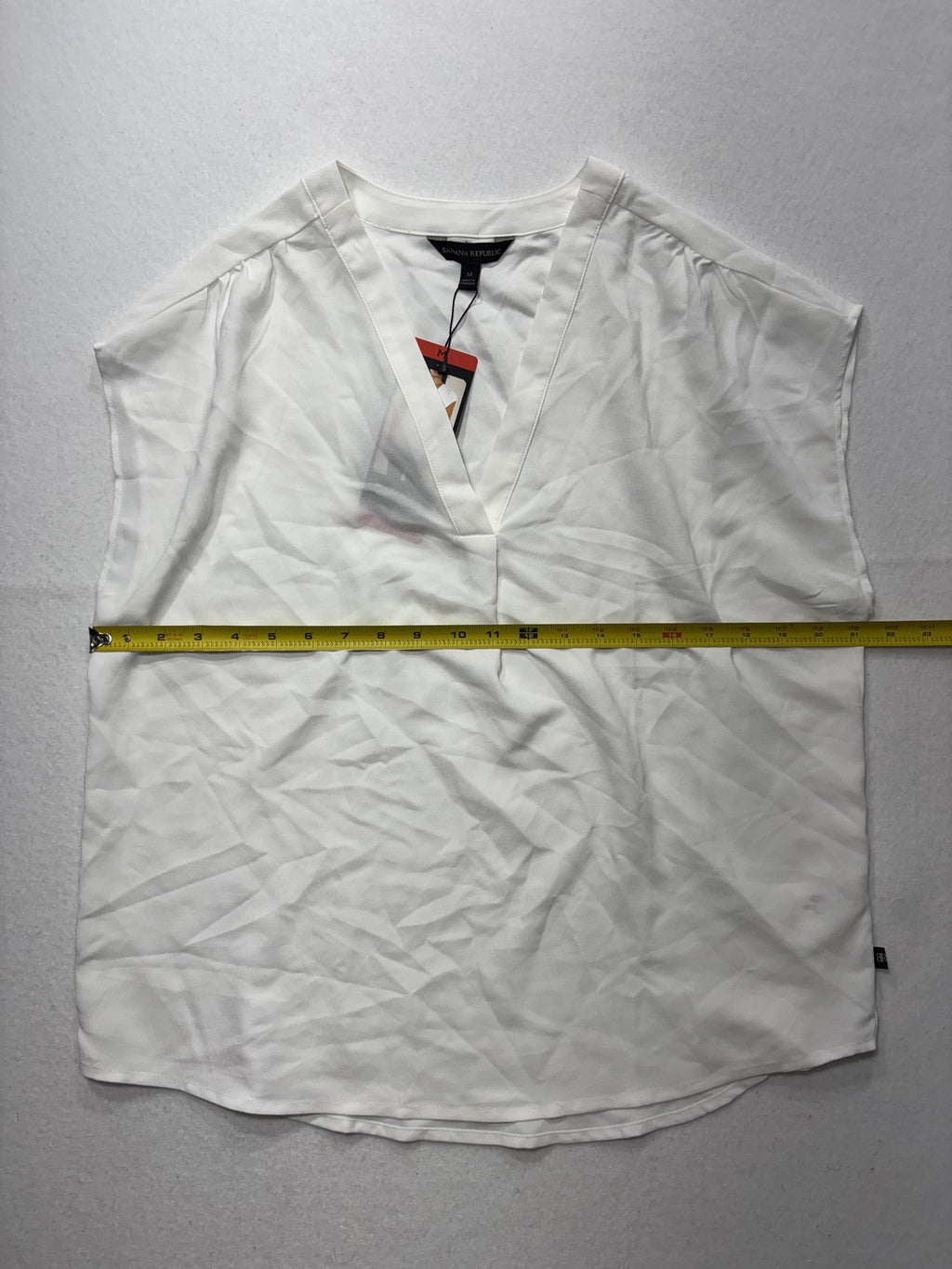 Banana Republic Blouse Womens Medium White V Neck Cap Sleeve Lightweight Top
