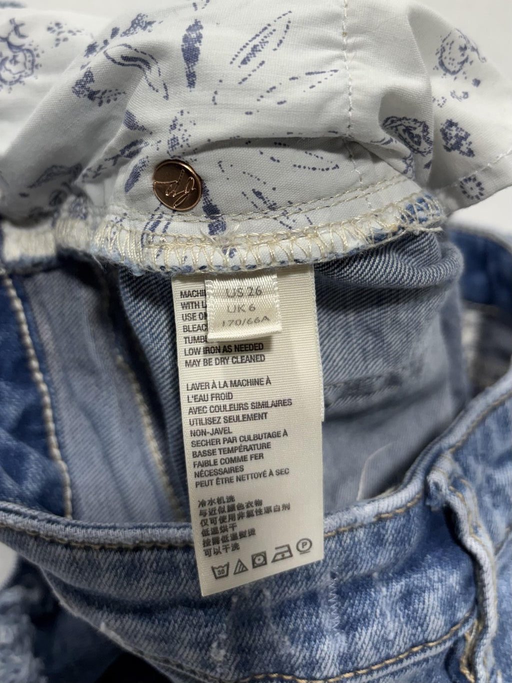 We The Free Shorts Womens 26 Blue Distressed Cut Off Raw Hem Denim Summer