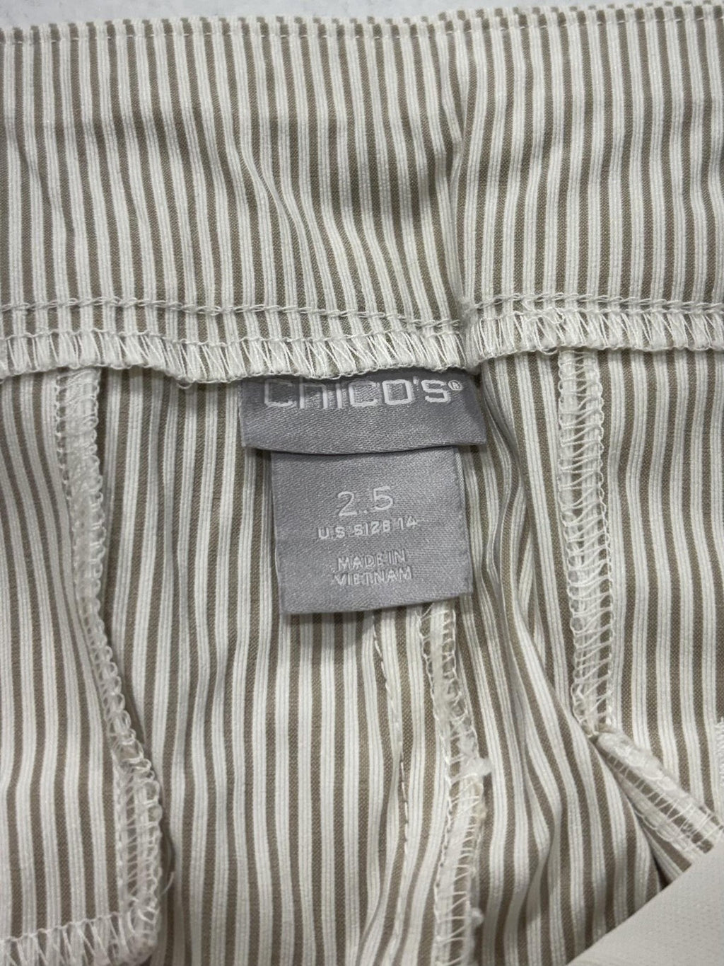 Chico's Capri Pants Womens 2.5 Beige Stripe Pull On Stretch Button Hem Twill