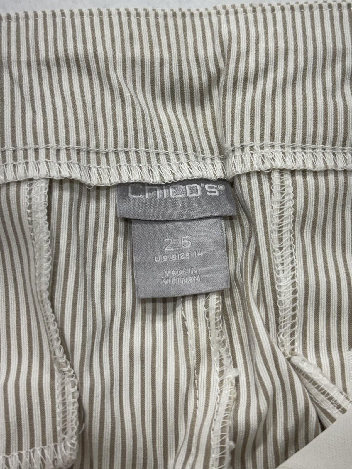 Chico's Capri Pants Womens 2.5 Beige Stripe Pull On Stretch Button Hem Twill