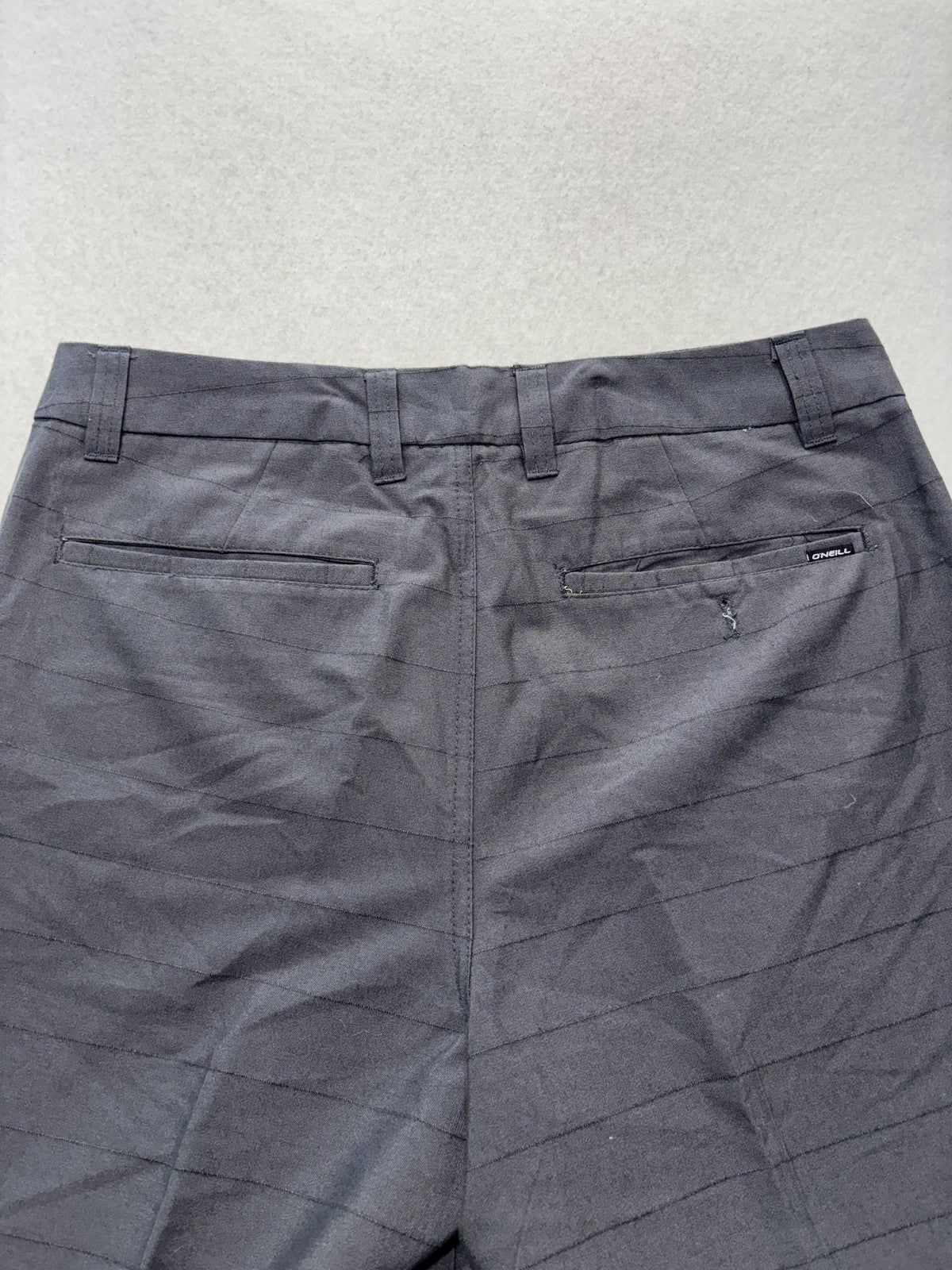 O'Neill Chino Shorts Mens 34 Gray 9" Inseam Striped Stretch Casual Travel