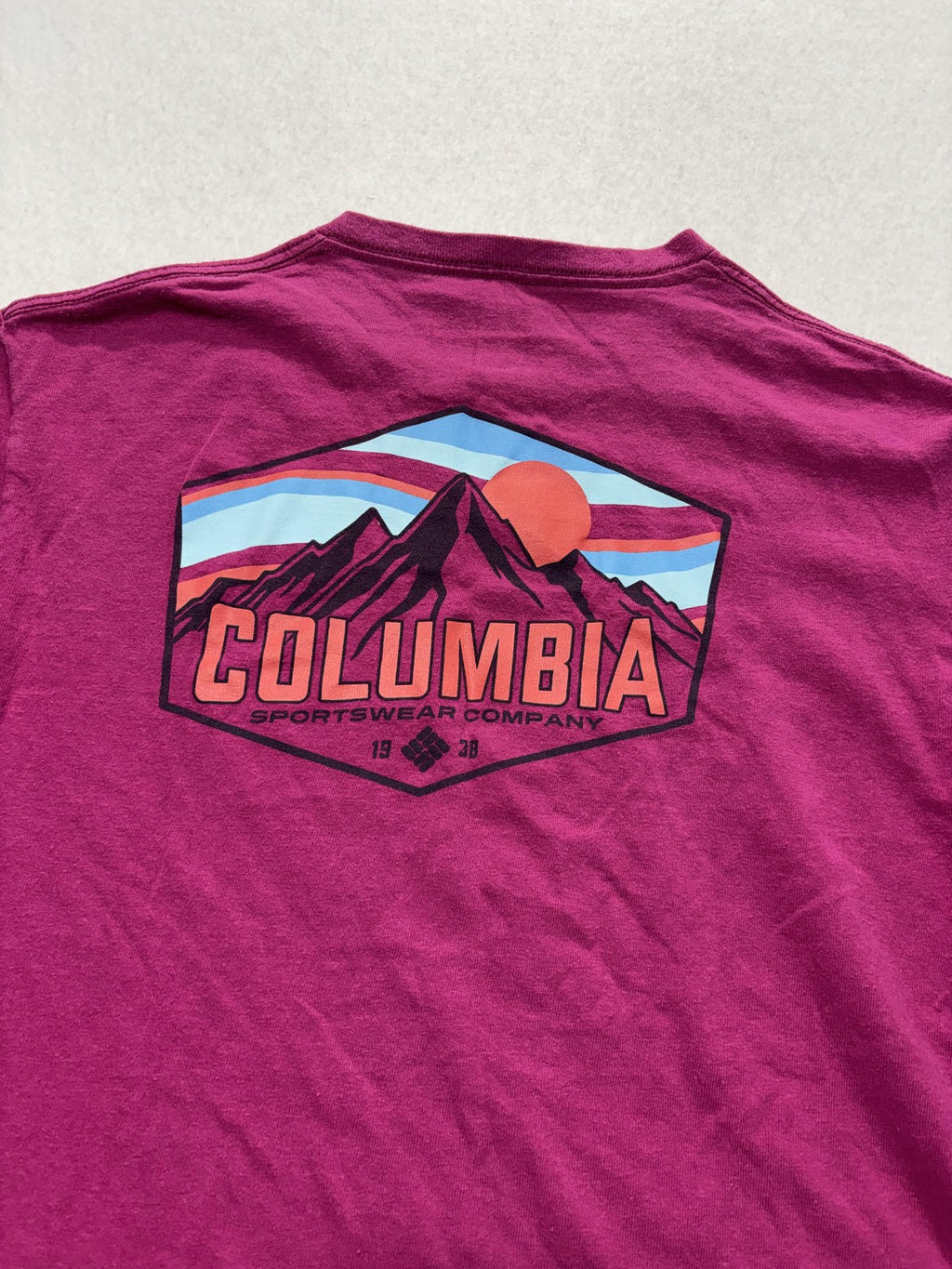 Columbia Shirt Mens Medium Pink Mountain Graphic Long Sleeve Tee Outdoor Hiking