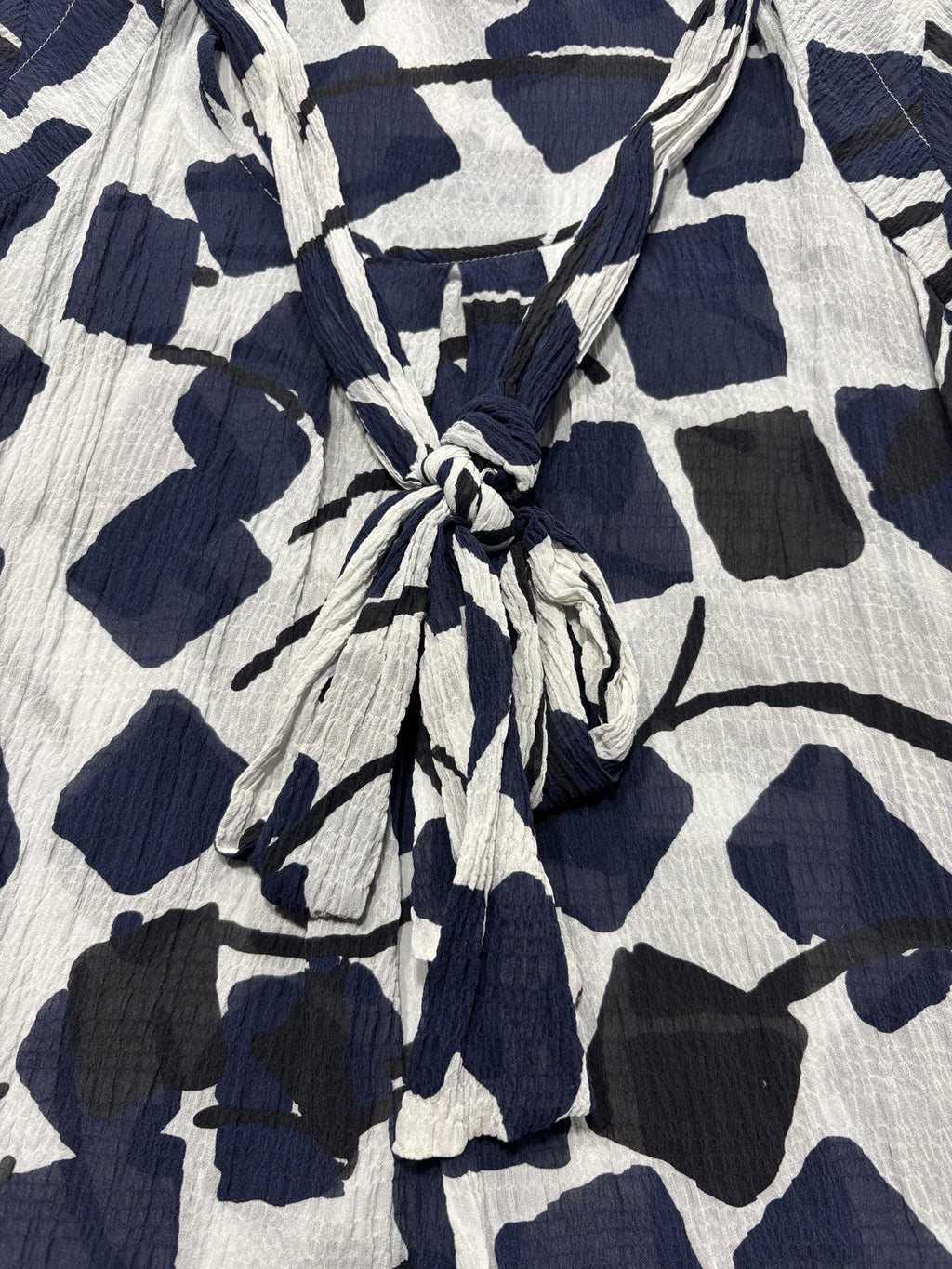 Diane Von Furstenberg Blouse Womens 0 Blue Silk Geometric V Neck Tie Tunic Top