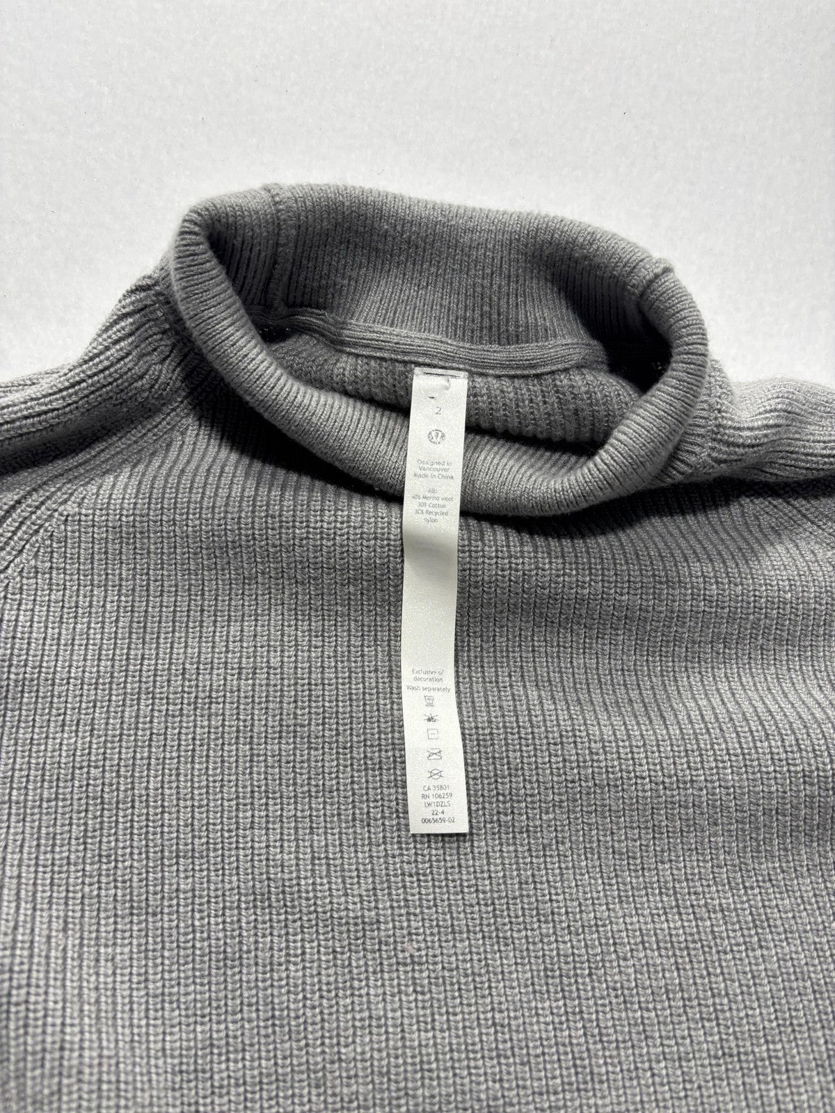 Lululemon Athletica Sweater Womens 2 Gray Mock Neck Long Sleeve Tunic Knit Slim