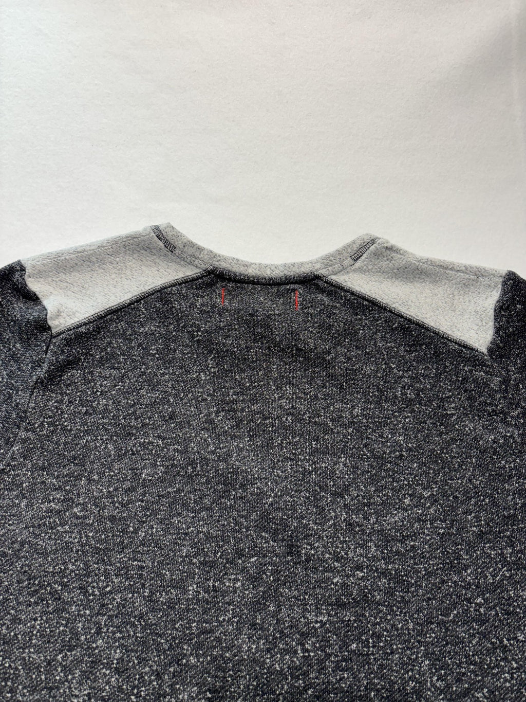 Tommy Bahama Sweatshirt Mens Medium Gray Fleece Crew Neck Pullover Contrast