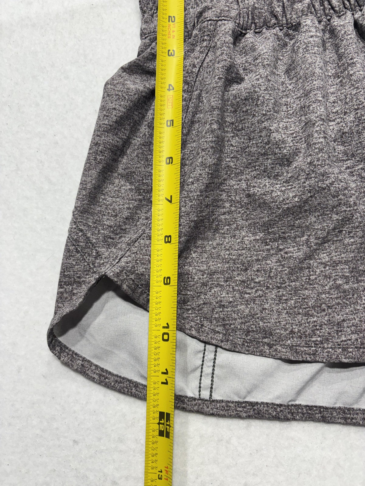 Lululemon Running Shorts Womens 6 Gray 2.5" Inseam Zip Pocket Lined Athletic