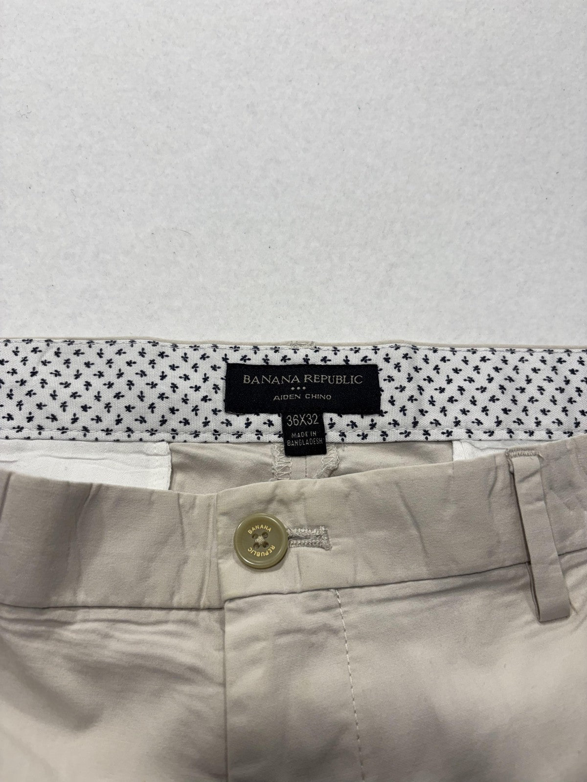 Banana Republic Chino Pants Mens 36x32 Beige Straight Leg Stretch Casual Work