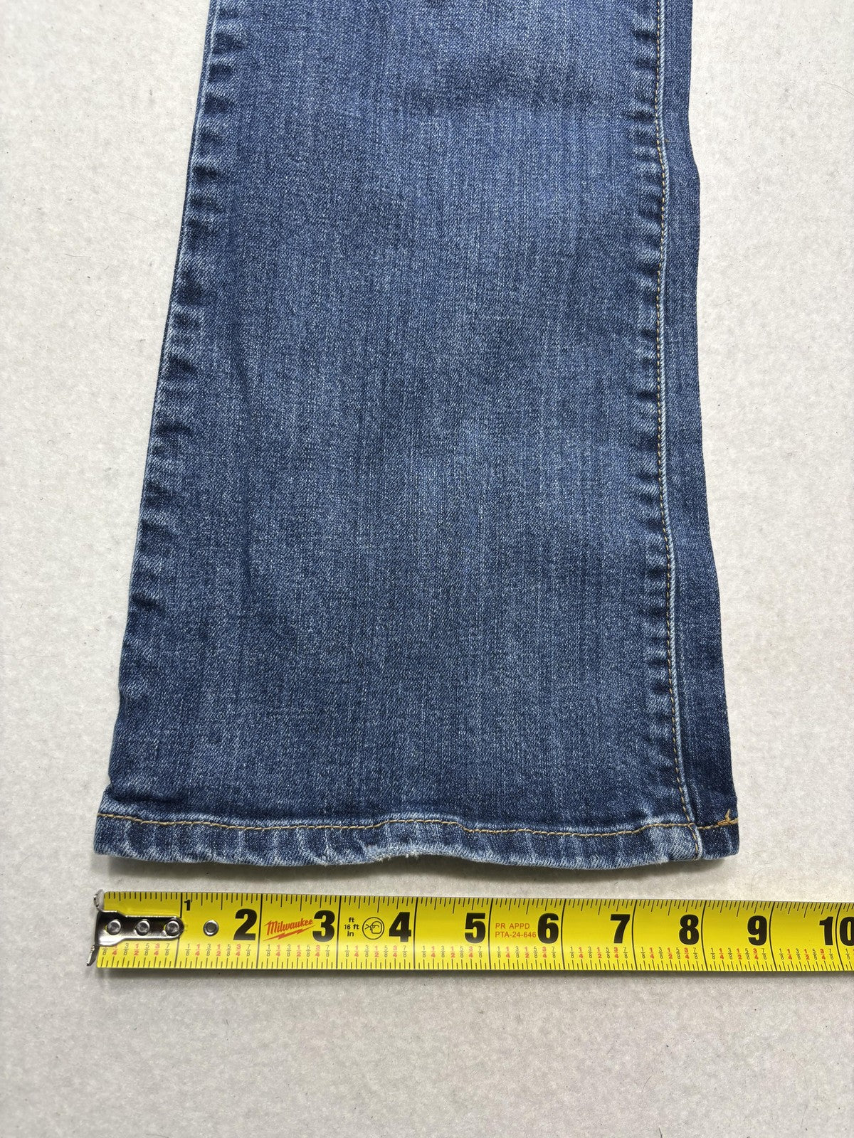 Levi's 515 Boot Cut Jeans Womens 8 Blue Medium Wash Mid Rise Slim Stretch 32x31