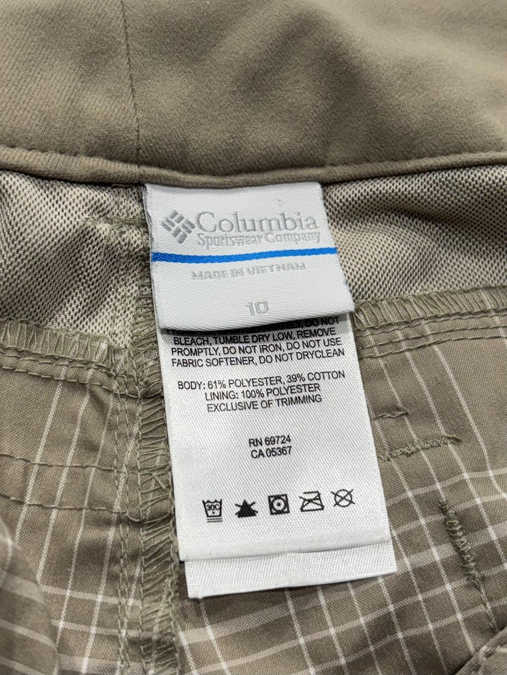 Columbia Shorts Womens 10 Beige Plaid Bermuda Knee Length Hiking Zip Pockets