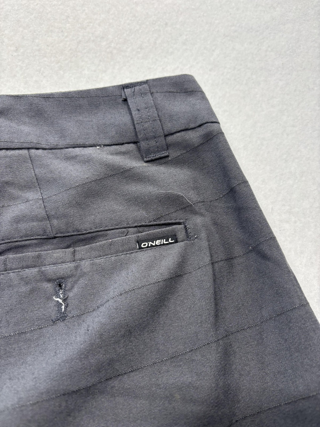 O'Neill Chino Shorts Mens 34 Gray 9" Inseam Striped Stretch Casual Travel