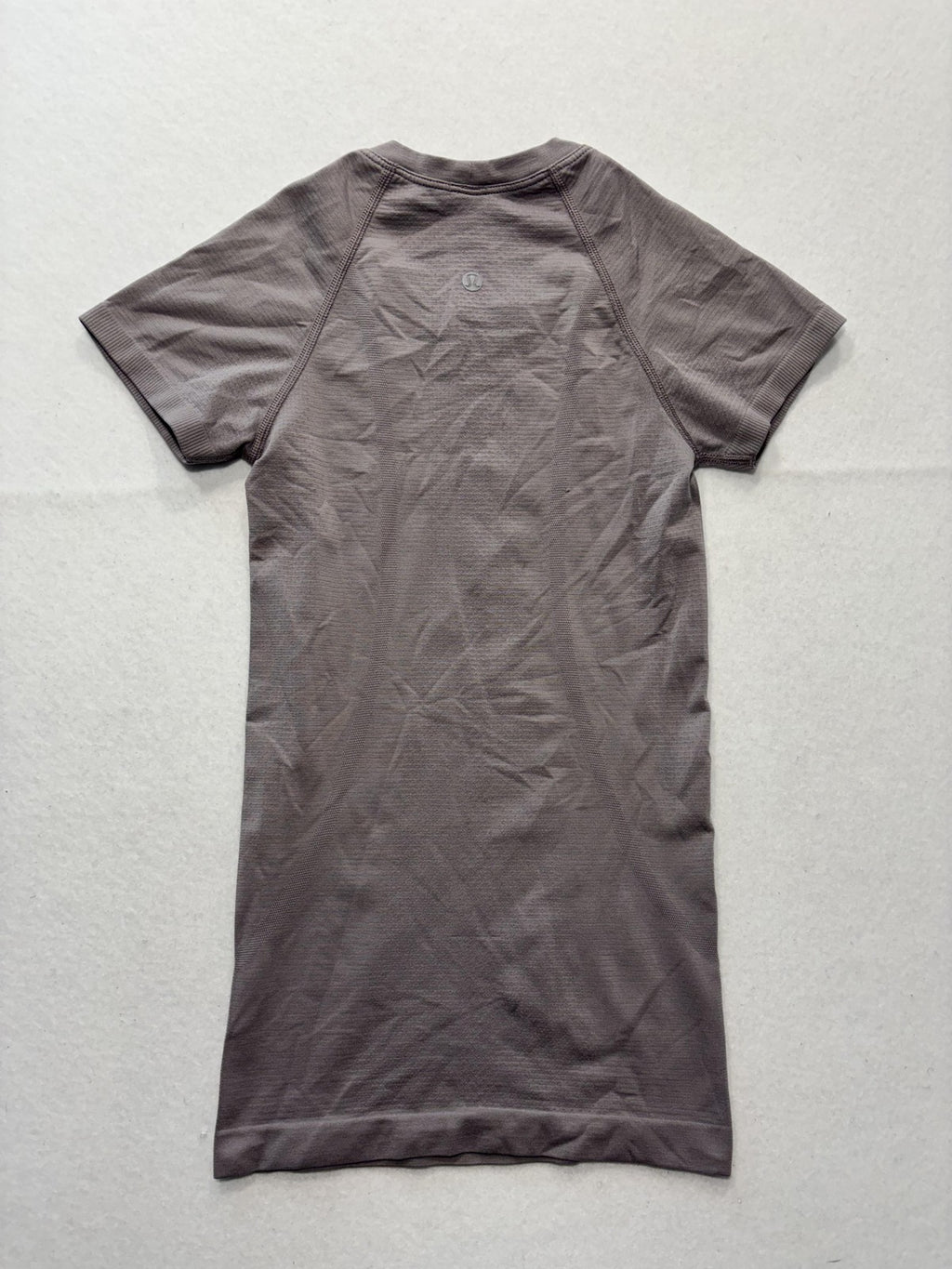 Lululemon Shirt Womens 4 Gray Breathe Repeat Short Sleeve Running Athletic