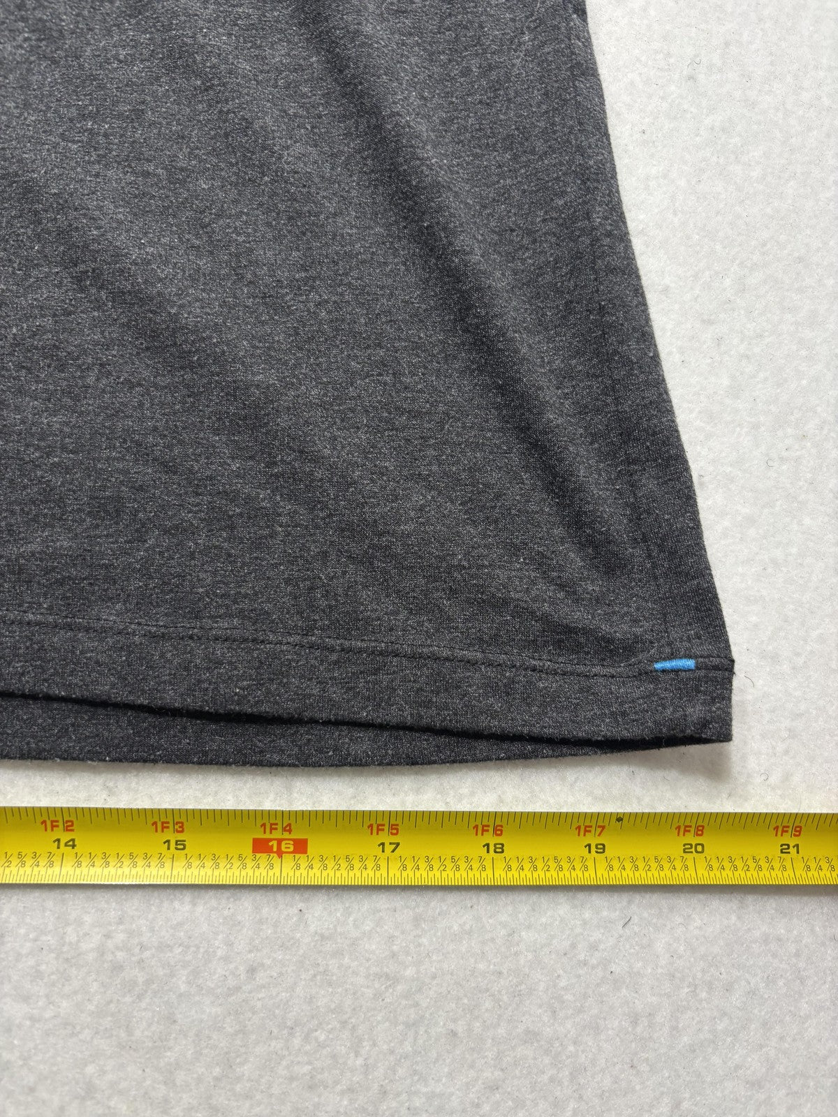 Columbia Shirt Mens Large Gray Stretch Crew Neck Short Sleeve Logo Tee Casual