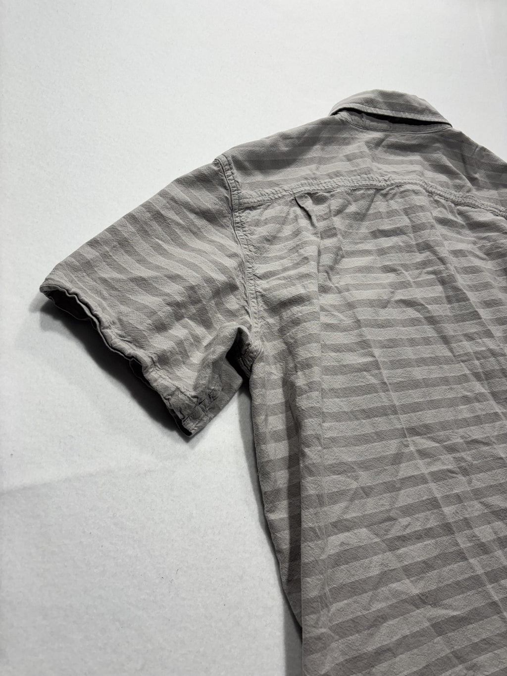 Carhartt Shirt Mens XL Gray Striped Loose Fit Short Sleeve Button Up Workwear