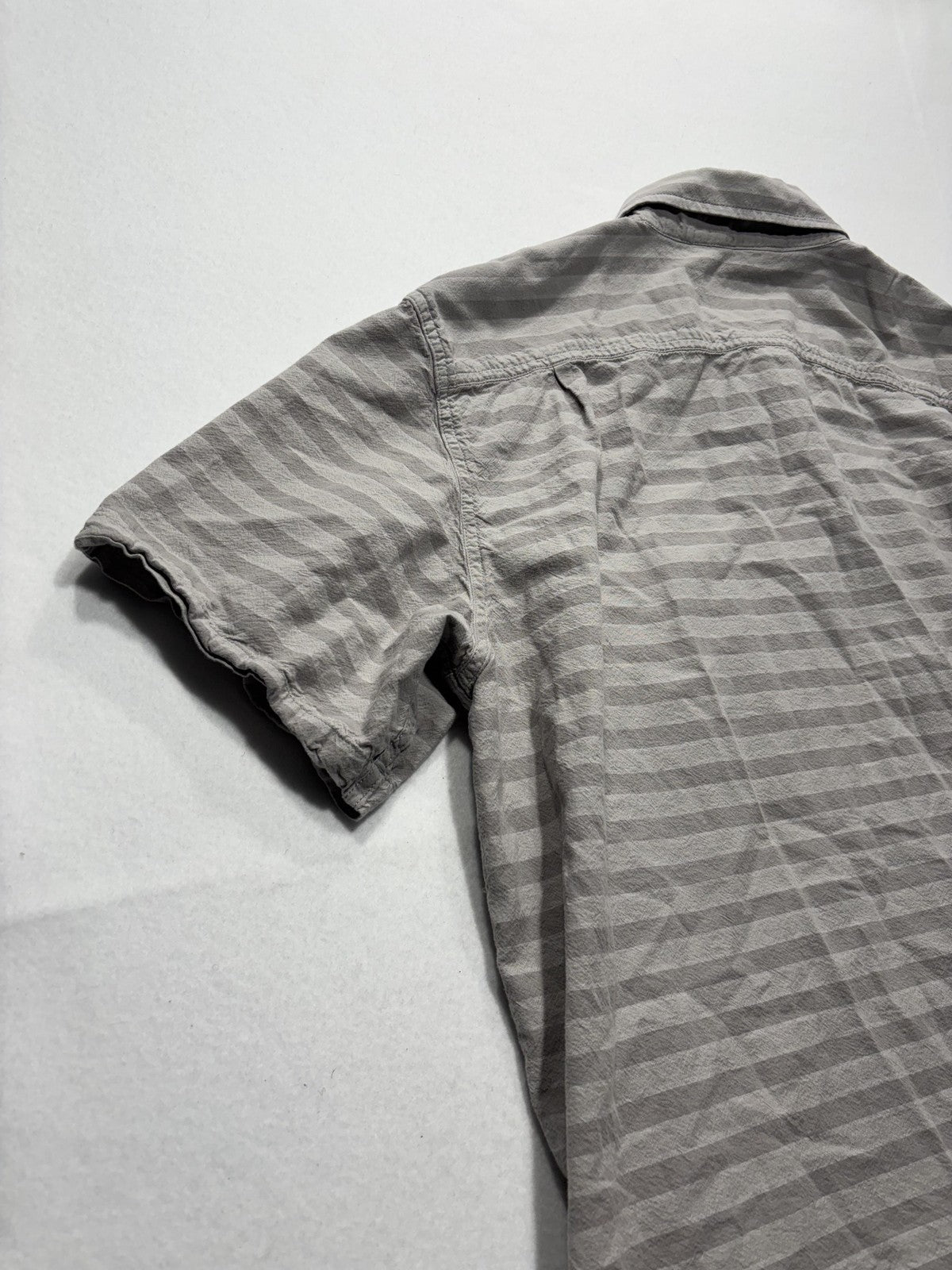 Carhartt Shirt Mens XL Gray Striped Loose Fit Short Sleeve Button Up Workwear
