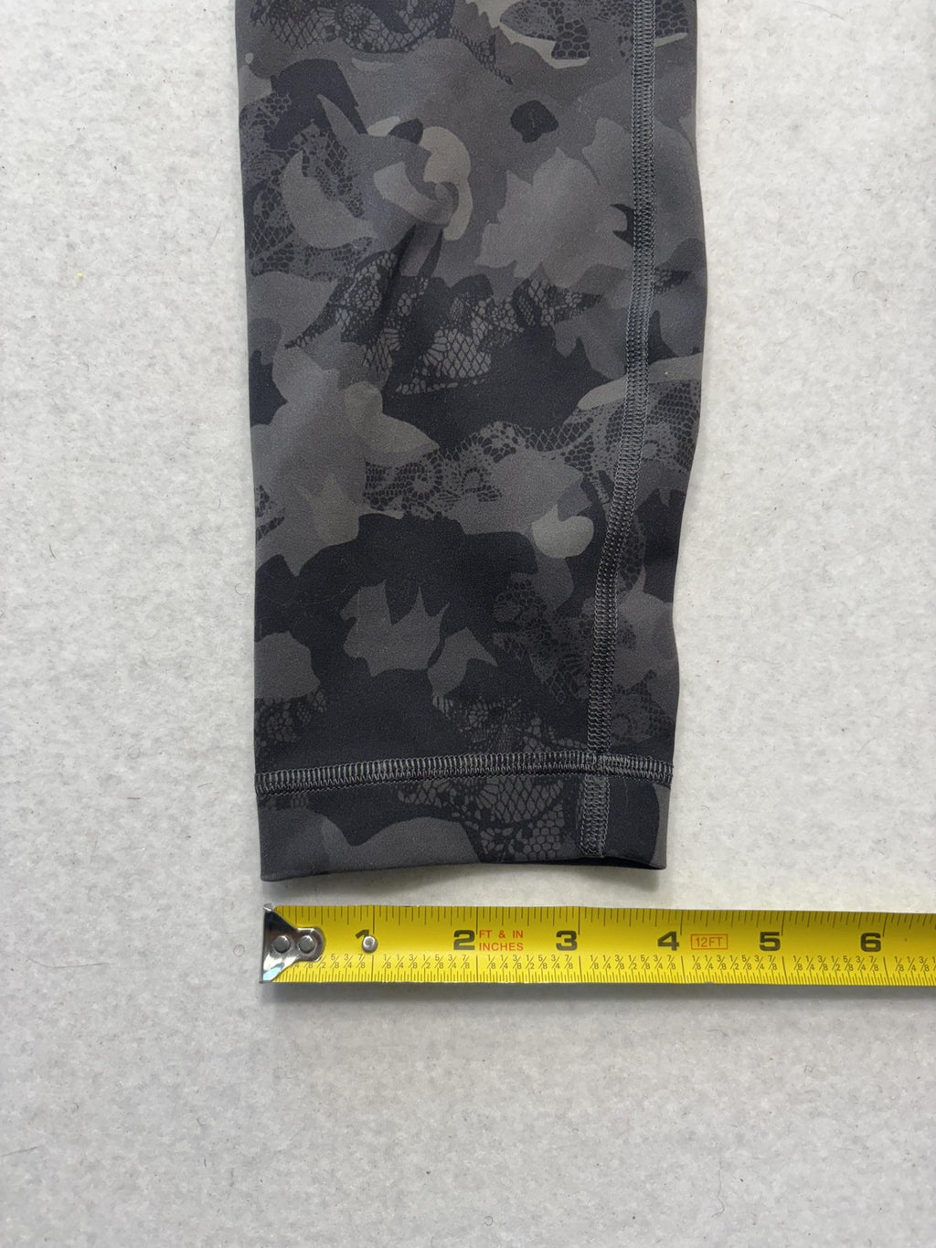 Lululemon Leggings Womens 6 Gray Camo High Rise 25" Inseam Ankle Yoga Stretch