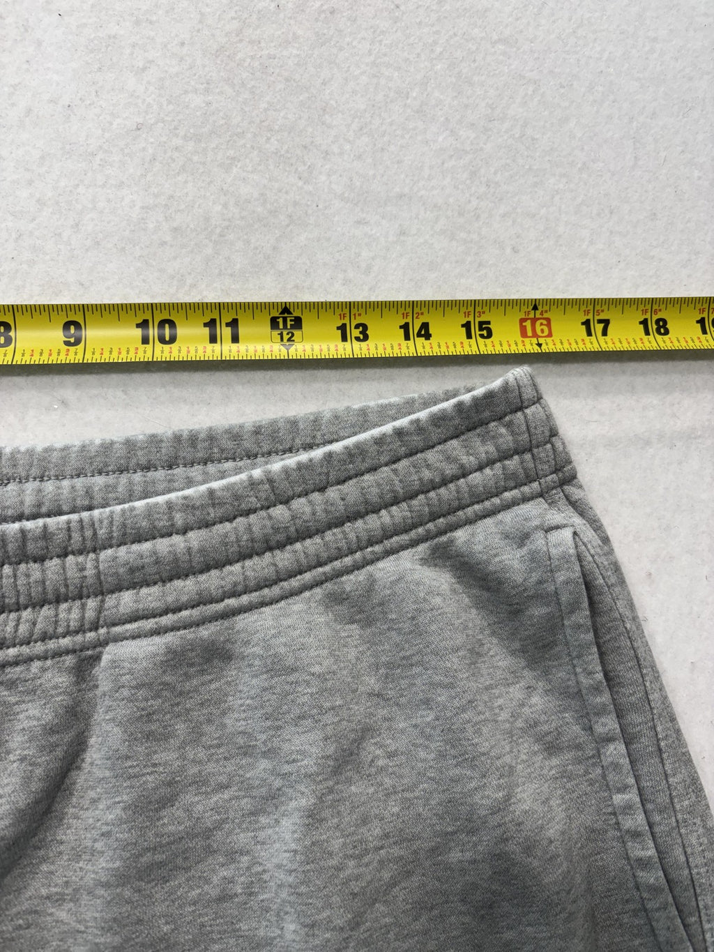 Nike Jogger Pants Mens XL Gray Fleece Elastic Waist Tapered Athletic Pockets